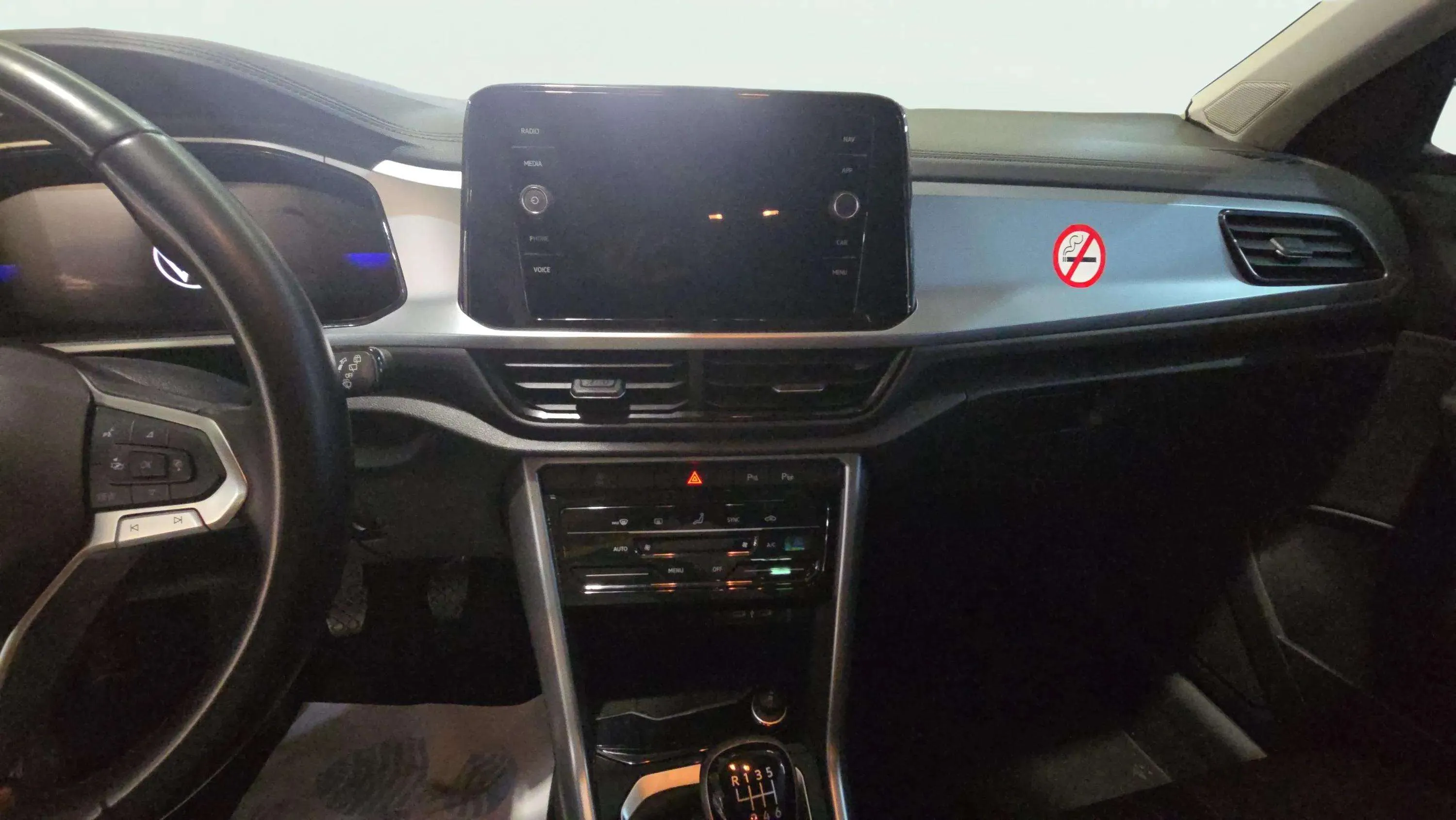 Volkswagen T-Roc "Más" 1.0 TSI - foto 6