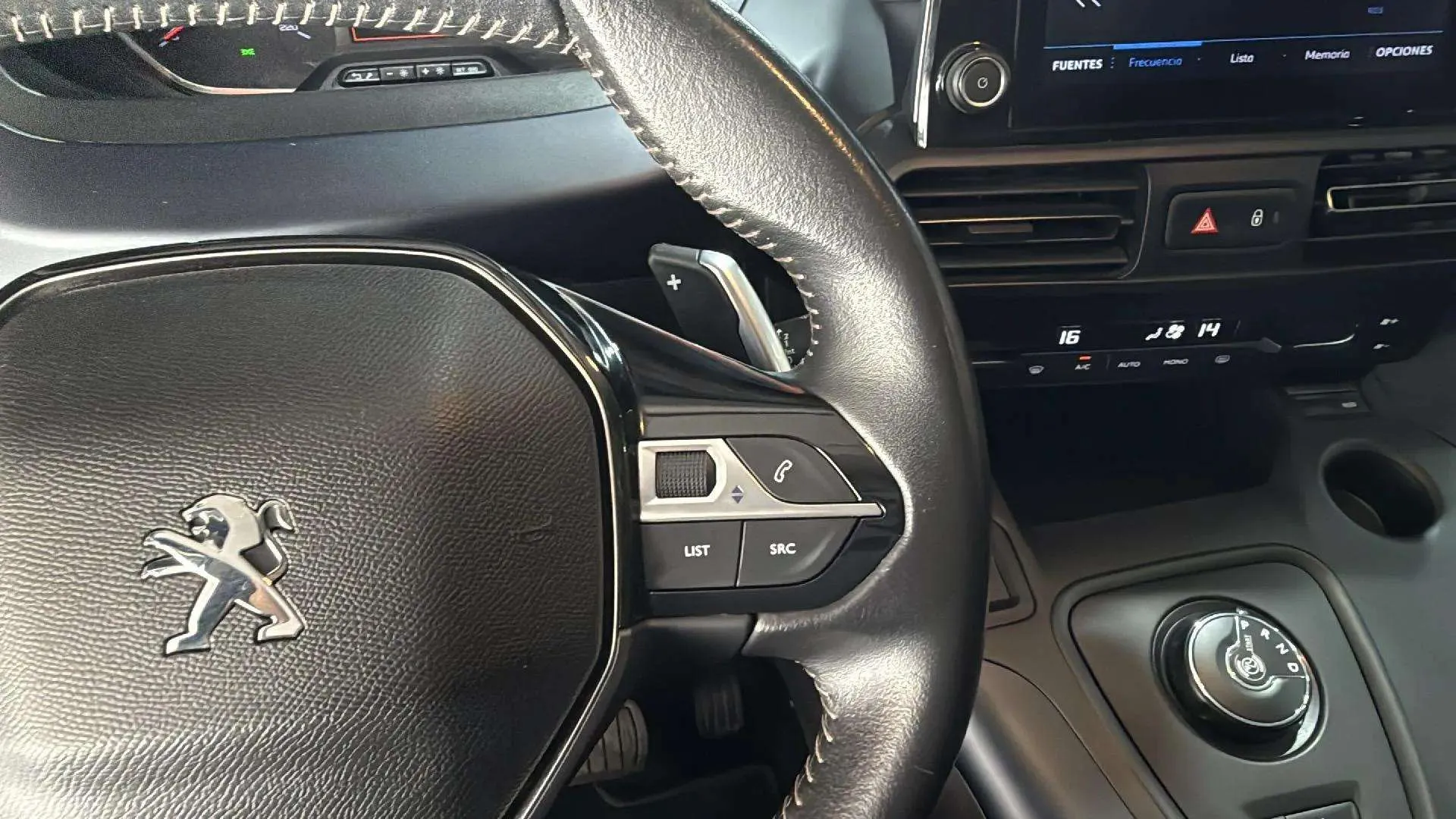 Peugeot Rifter Allure Pack Long PureTech EAT8 - foto 21