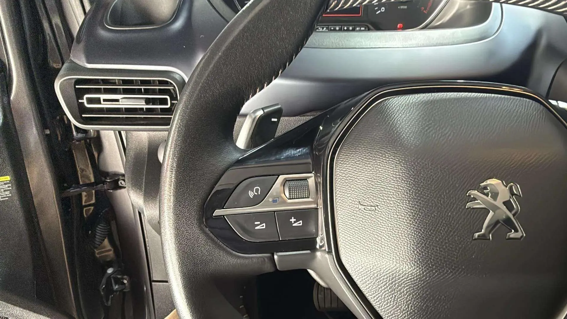 Peugeot Rifter Allure Pack Long PureTech EAT8 - foto 20