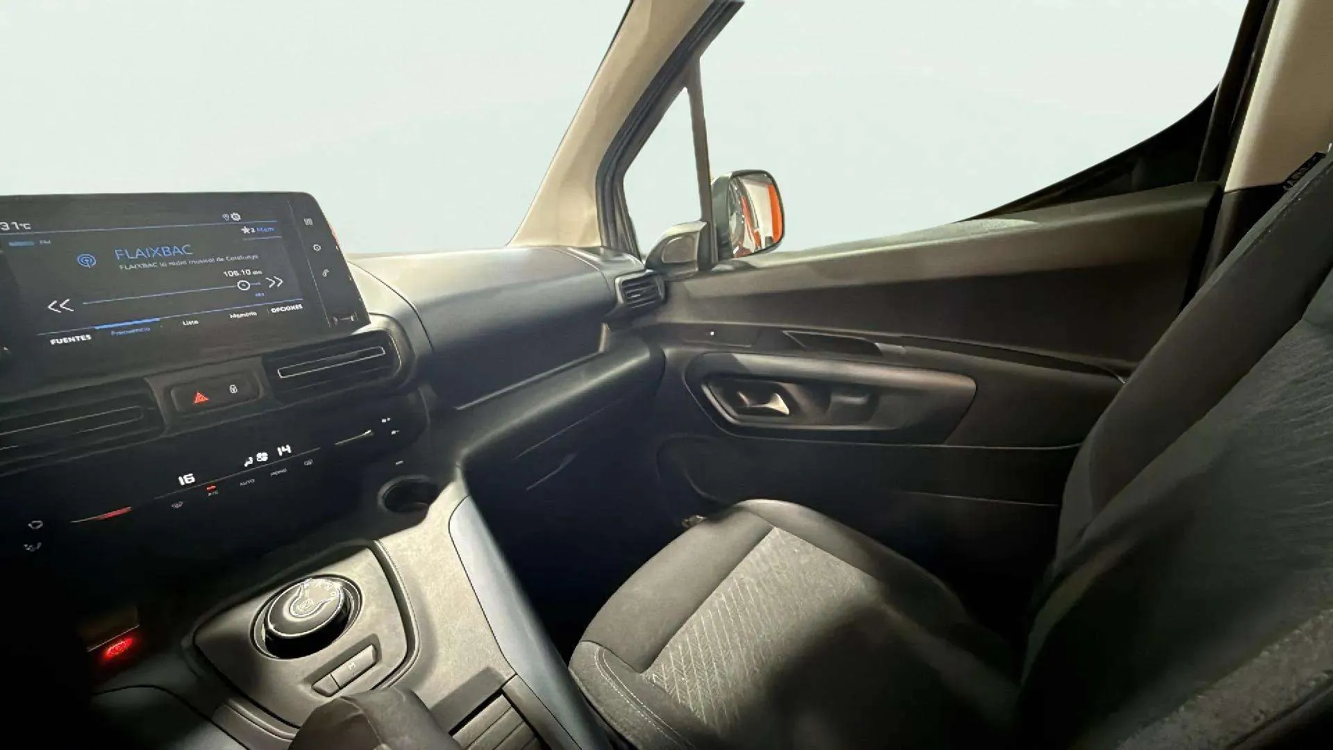 Peugeot Rifter Allure Pack Long PureTech EAT8 - foto 15