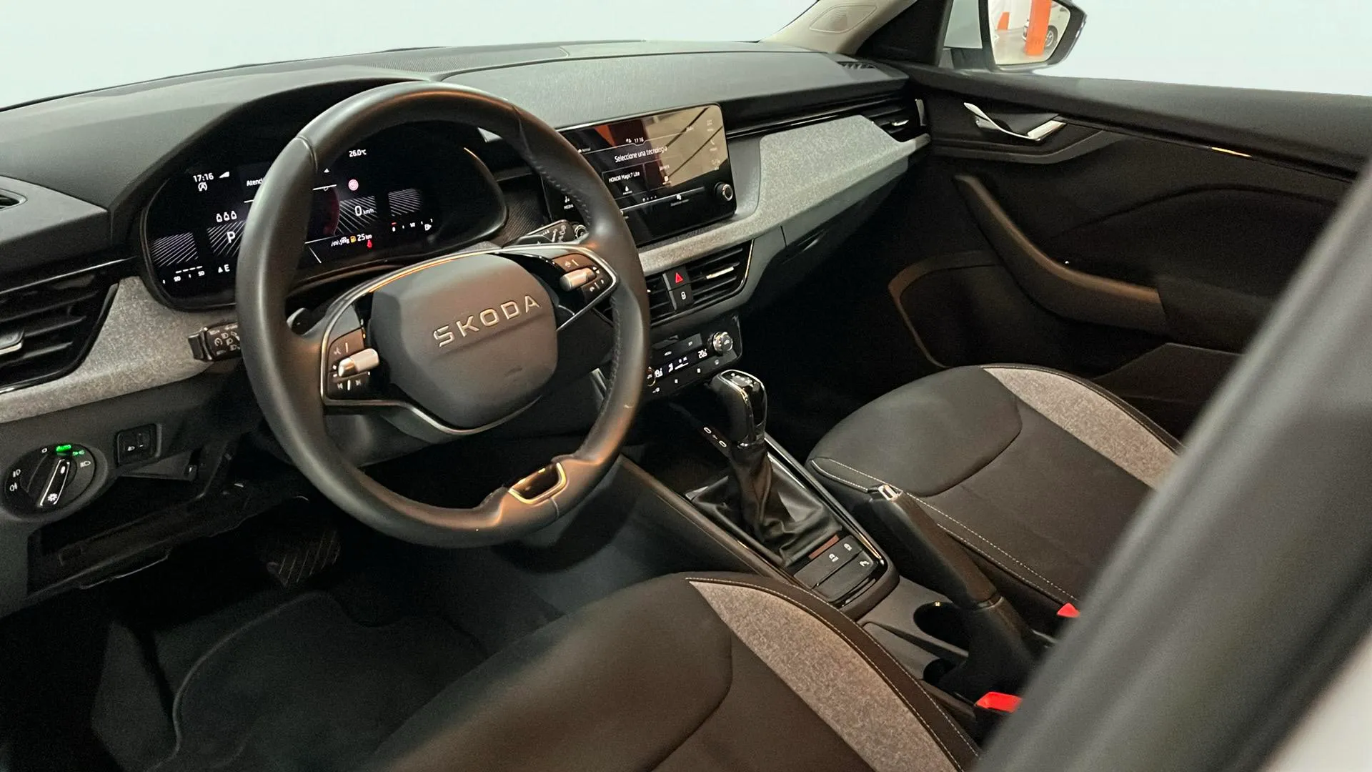 Škoda Kamiq 1.0 TSI DSG Selection - foto 10