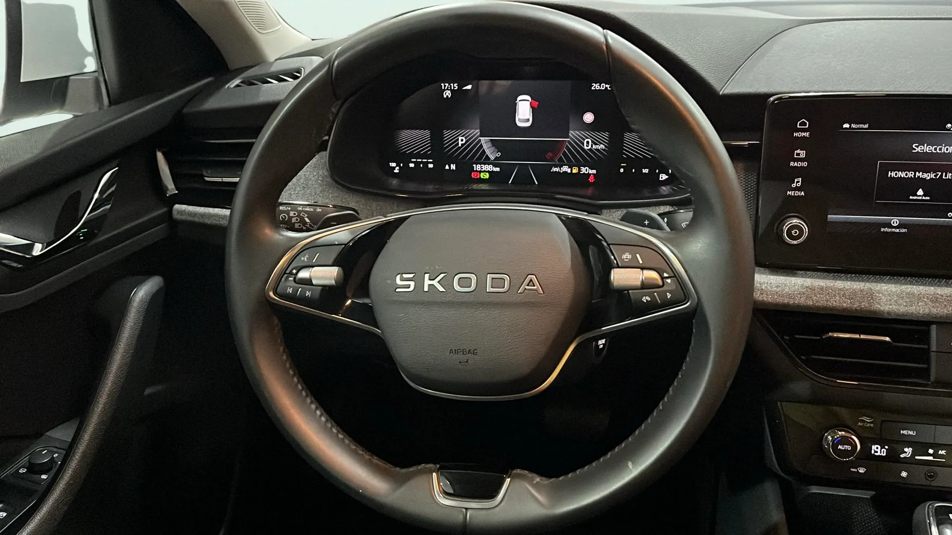 Škoda Kamiq 1.0 TSI DSG Selection - foto 11