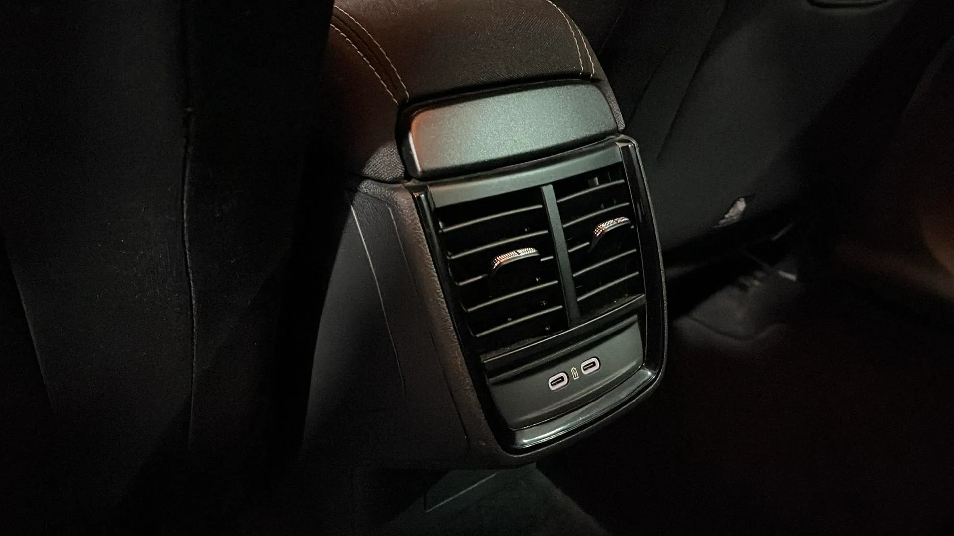 Škoda Kamiq 1.0 TSI DSG Selection - foto 21