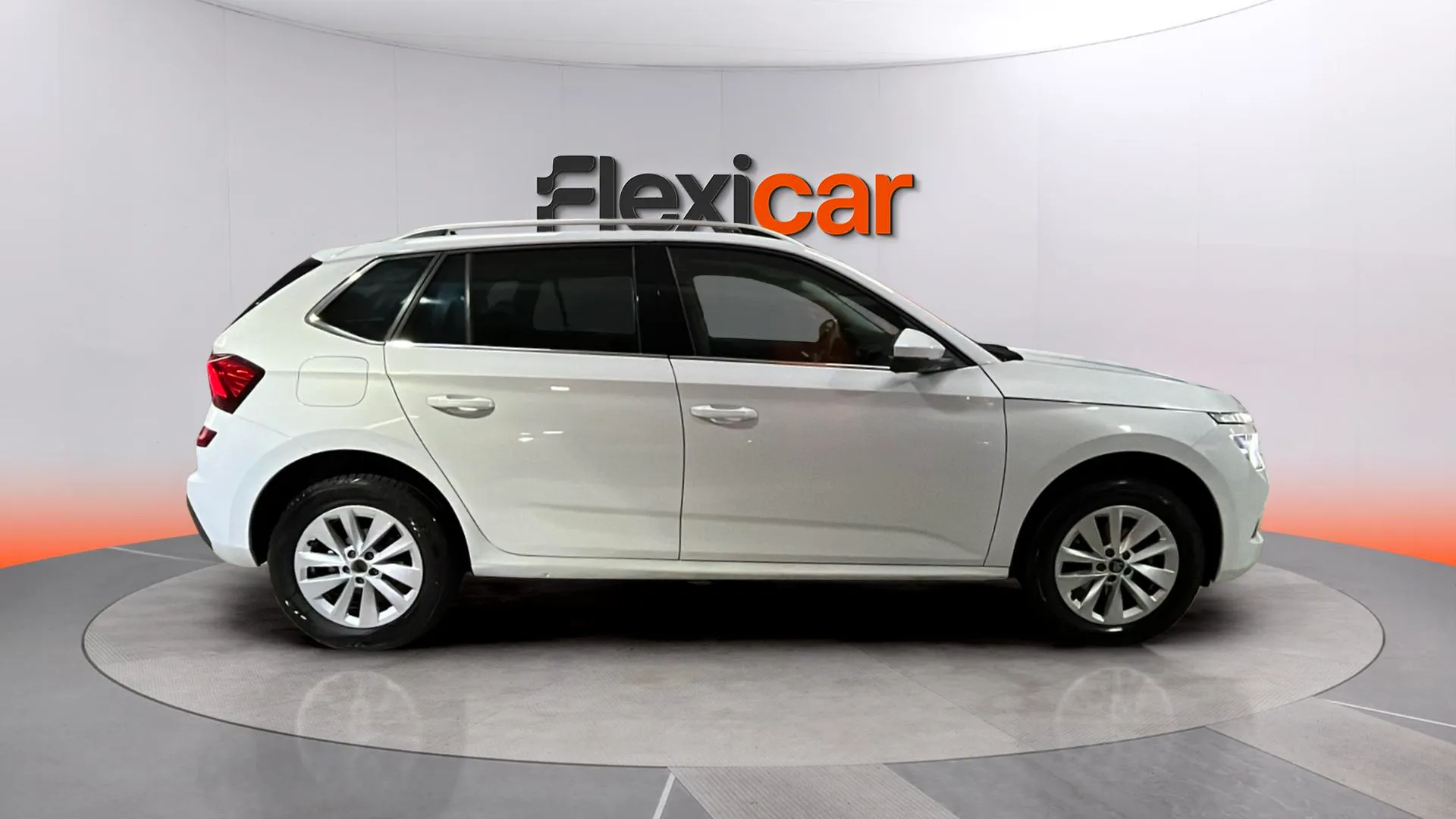 Škoda Kamiq 1.0 TSI DSG Selection - foto 8
