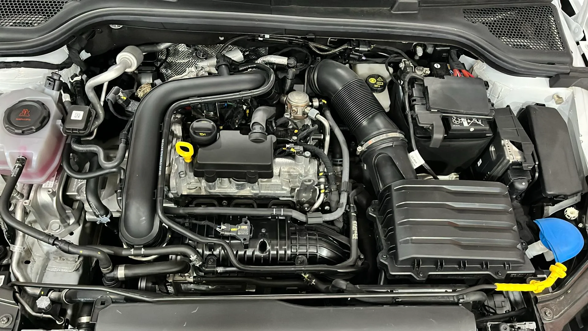Škoda Kamiq 1.0 TSI DSG Selection - foto 23