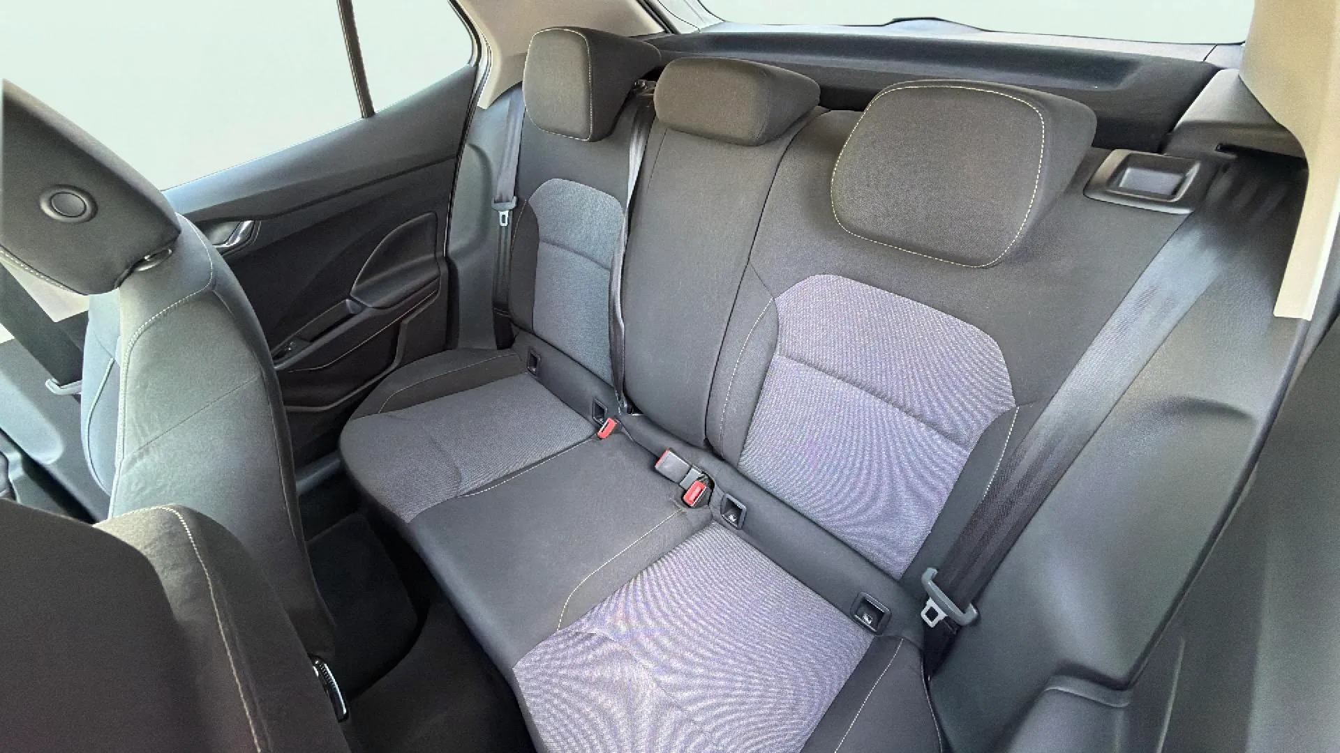 Škoda Fabia 1.0 TSI Selection - foto 11