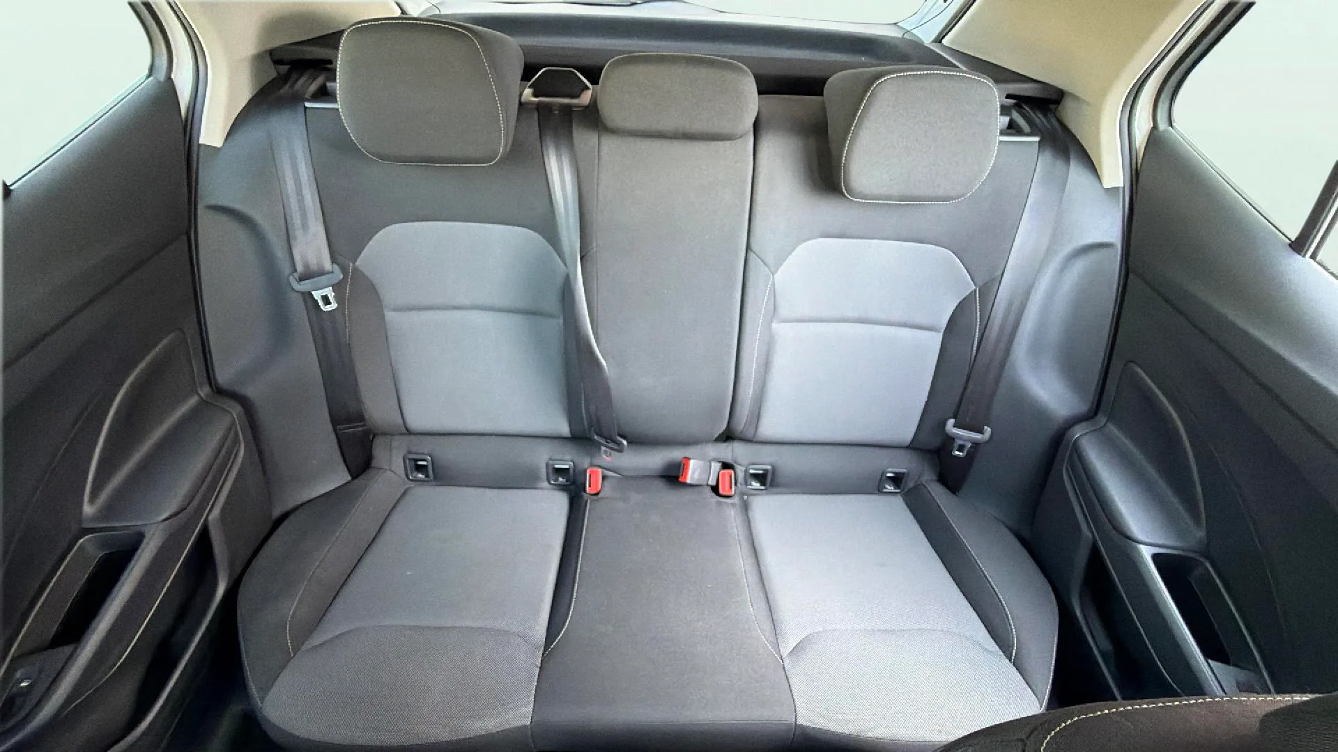 Škoda Fabia 1.0 TSI Selection - foto 12