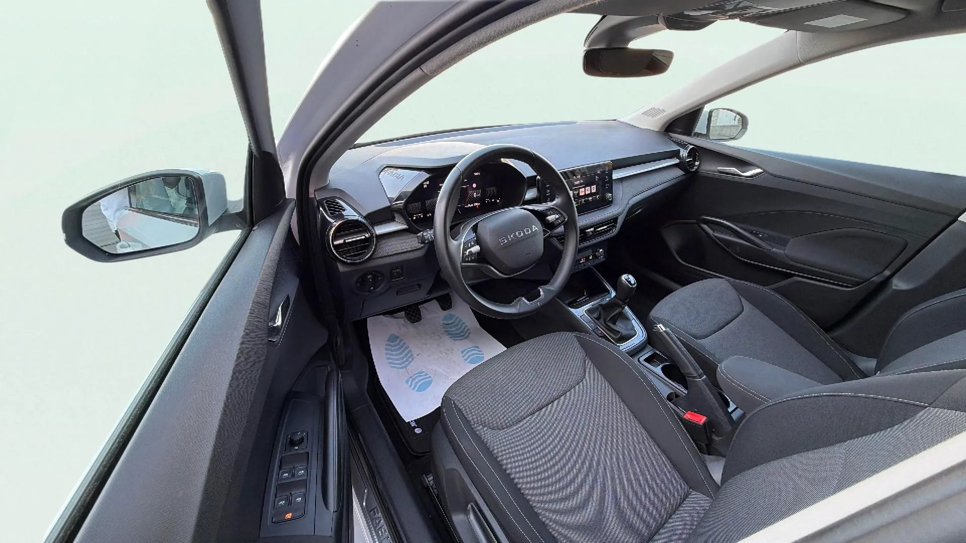 Škoda Fabia 1.0 TSI Selection - foto 9