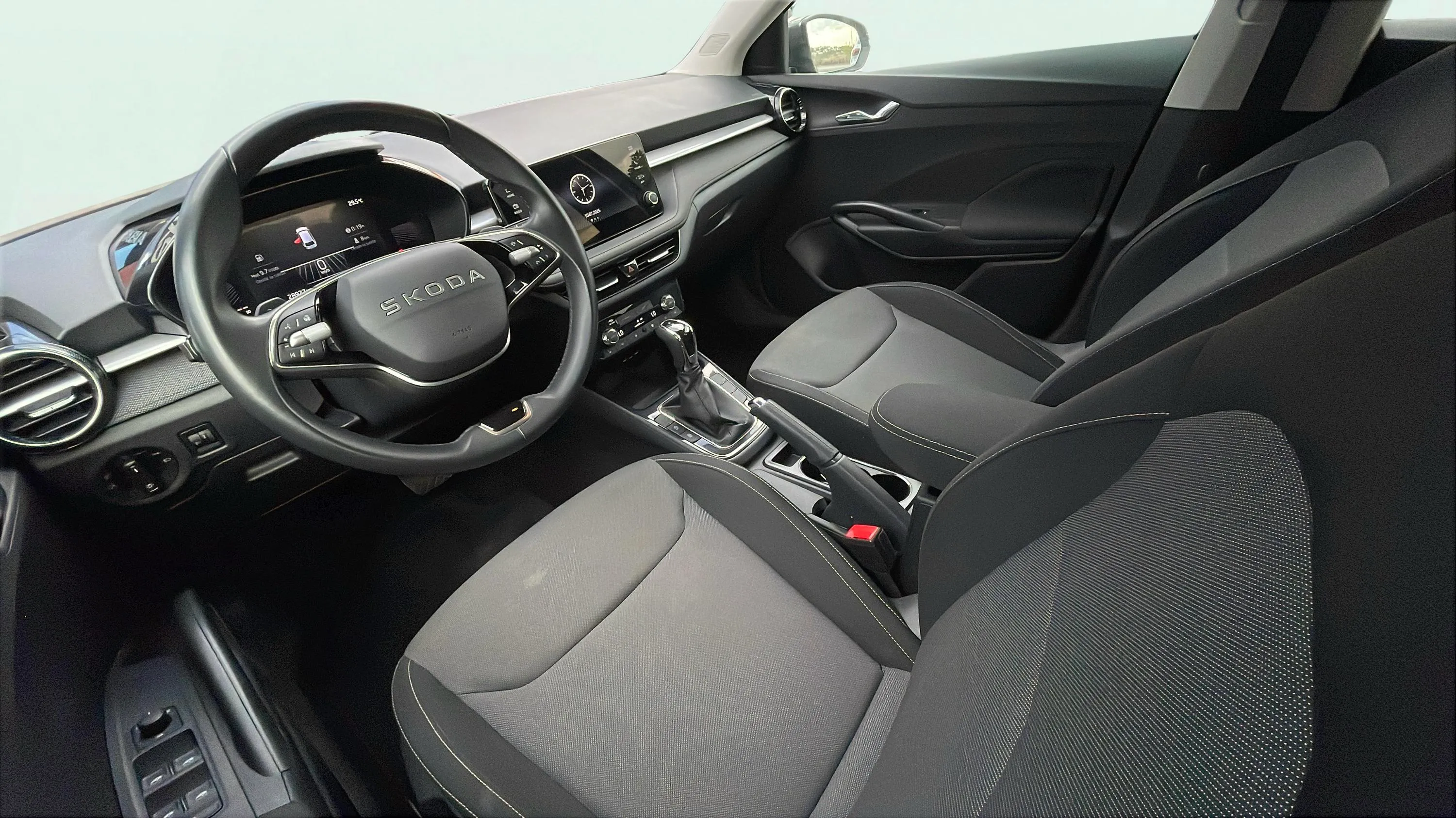 Škoda Fabia 1.0 TSI DSG Selection - foto 14