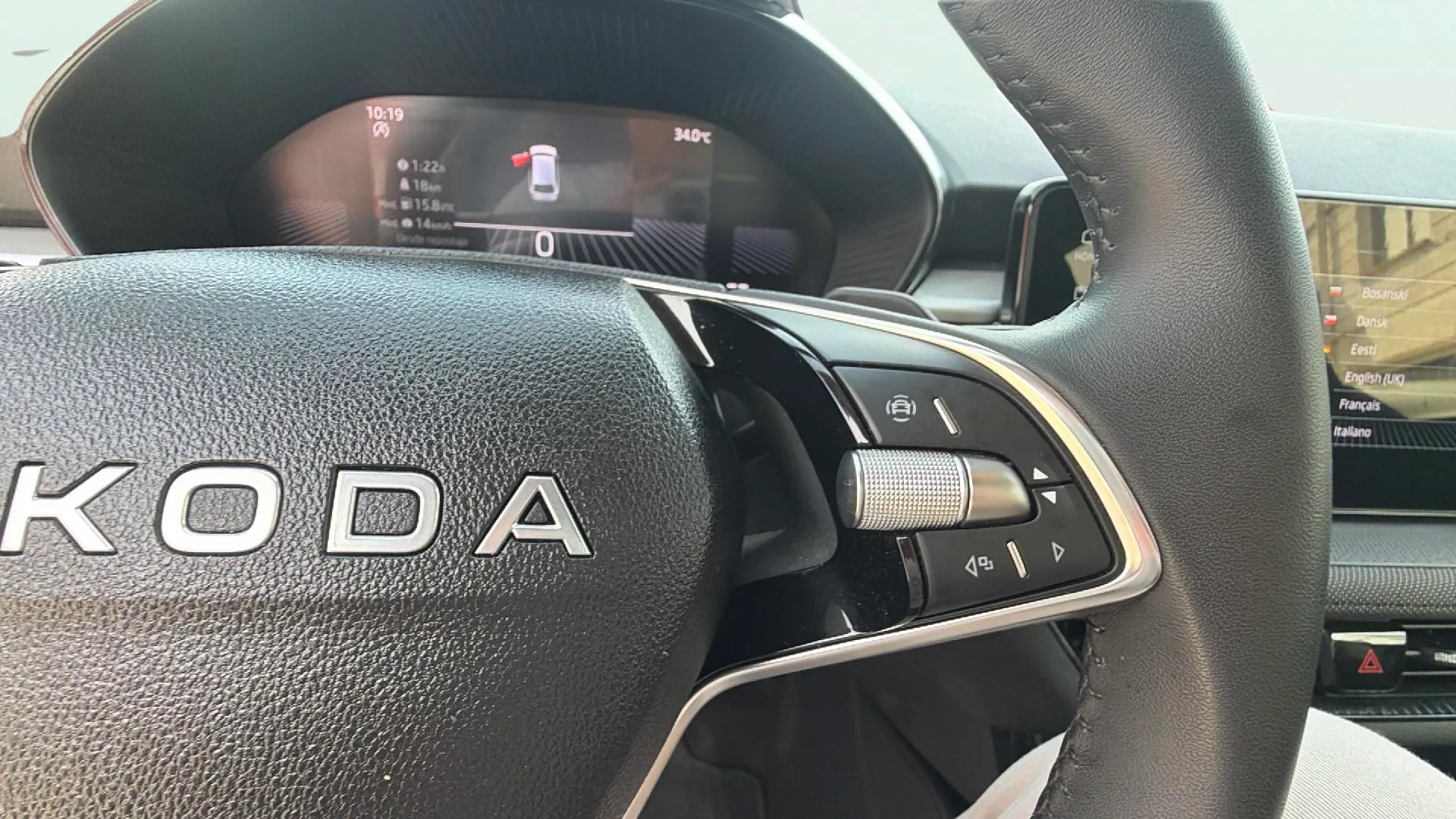 Škoda Fabia 1.0 TSI DSG Selection - foto 10