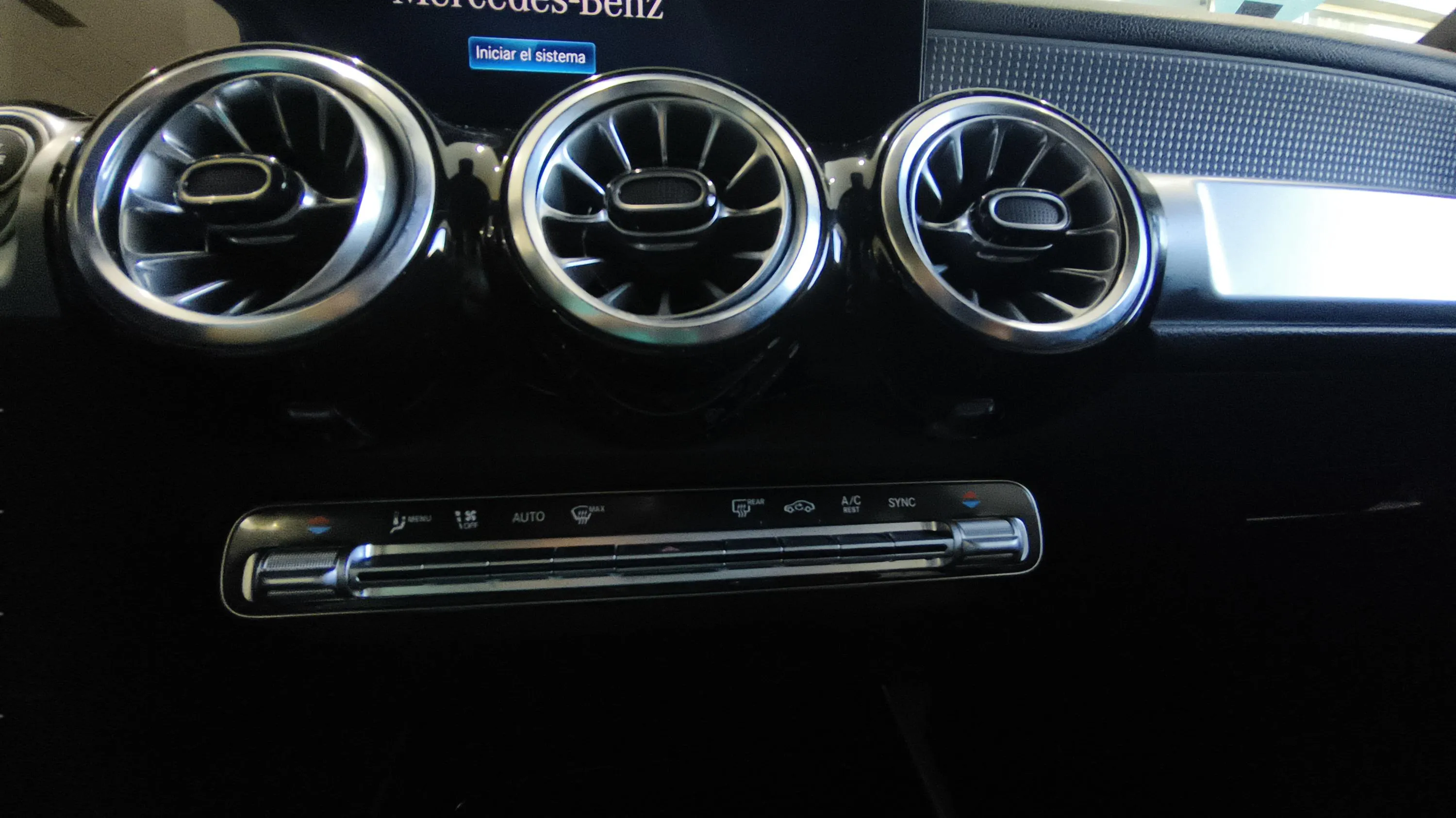 Mercedes-Benz GLB 2.0 GLB 200 D DCT - foto 20