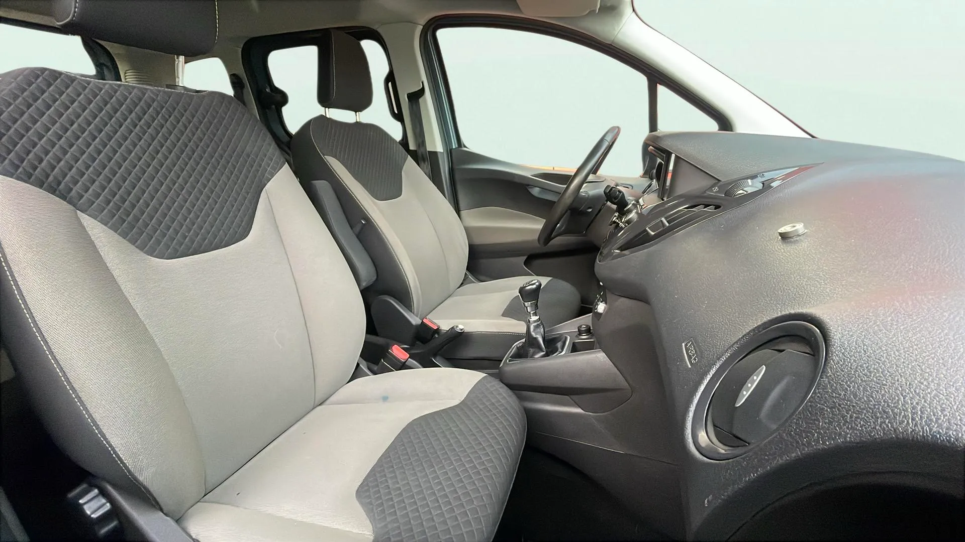 Ford Tourneo Courier 1.0 EcoBoost Ambiente - foto 14