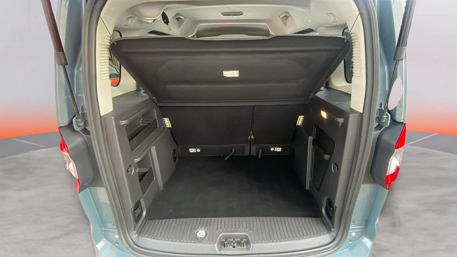 Ford Tourneo Courier 1.0 EcoBoost Ambiente - foto 21