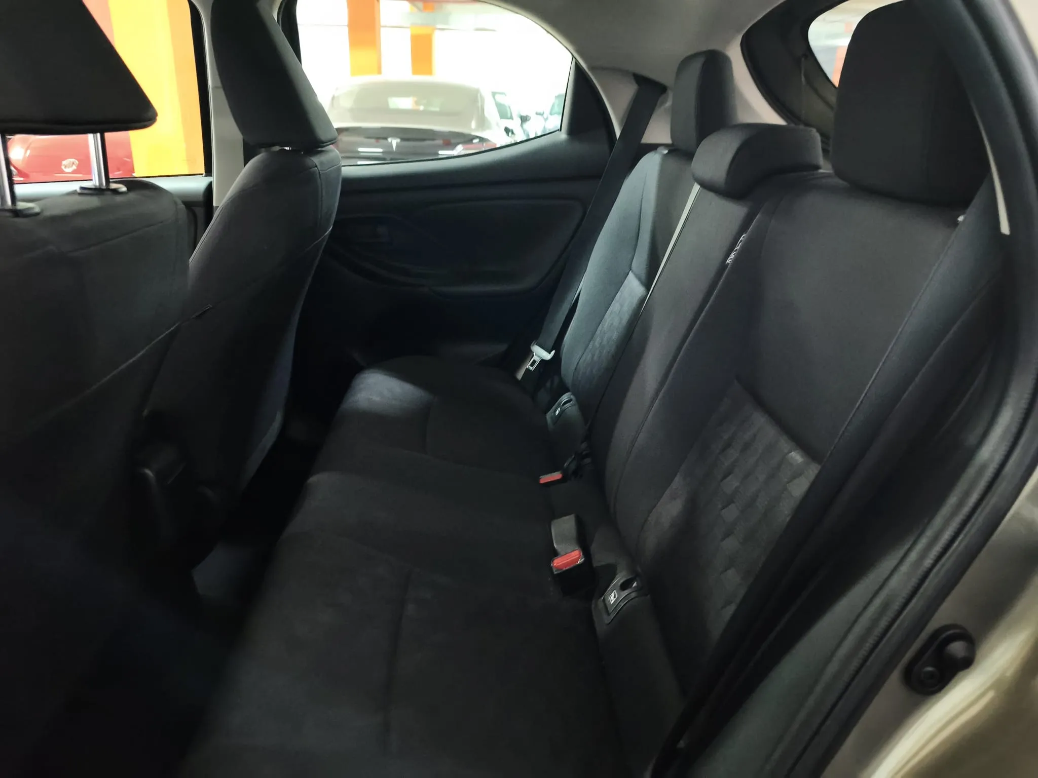 Toyota Yaris 1.5 120H Active Plus - foto 19