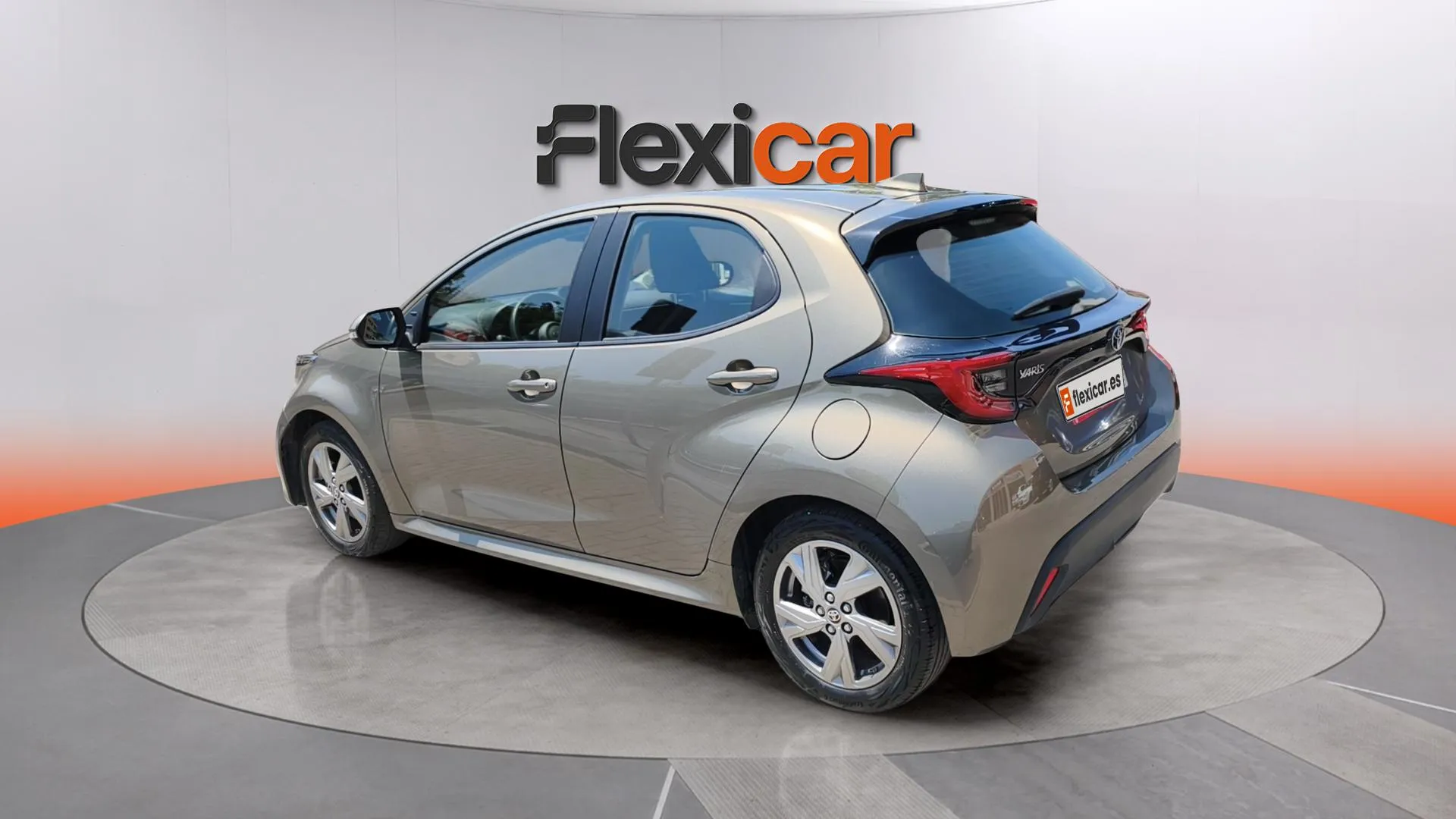 Toyota Yaris 1.5 120H Active Plus - foto 4