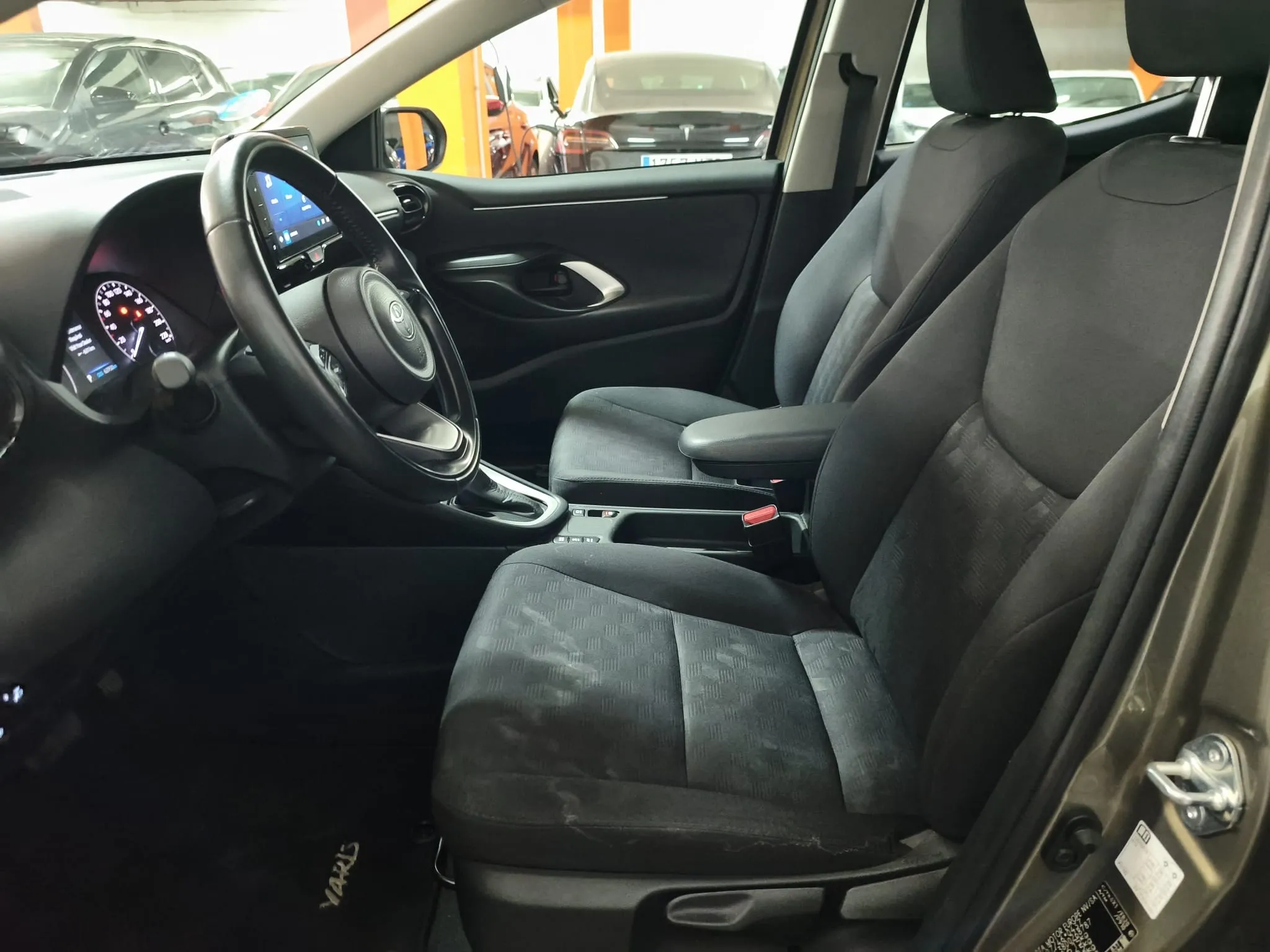 Toyota Yaris 1.5 120H Active Plus - foto 9