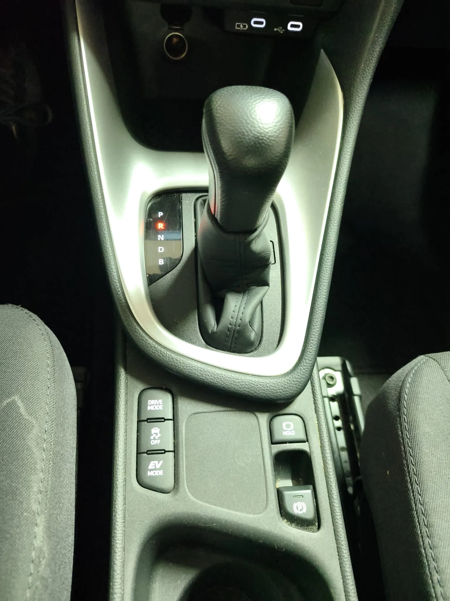 Toyota Yaris 1.5 120H Active Plus - foto 15