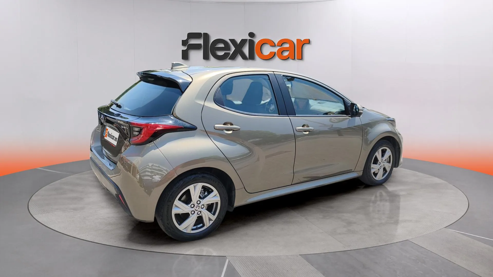 Toyota Yaris 1.5 120H Active Plus - foto 6