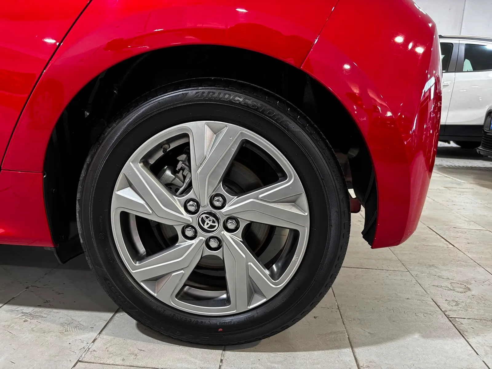 Toyota Yaris Active Plus 1.5 Hybrid AUT - foto 17
