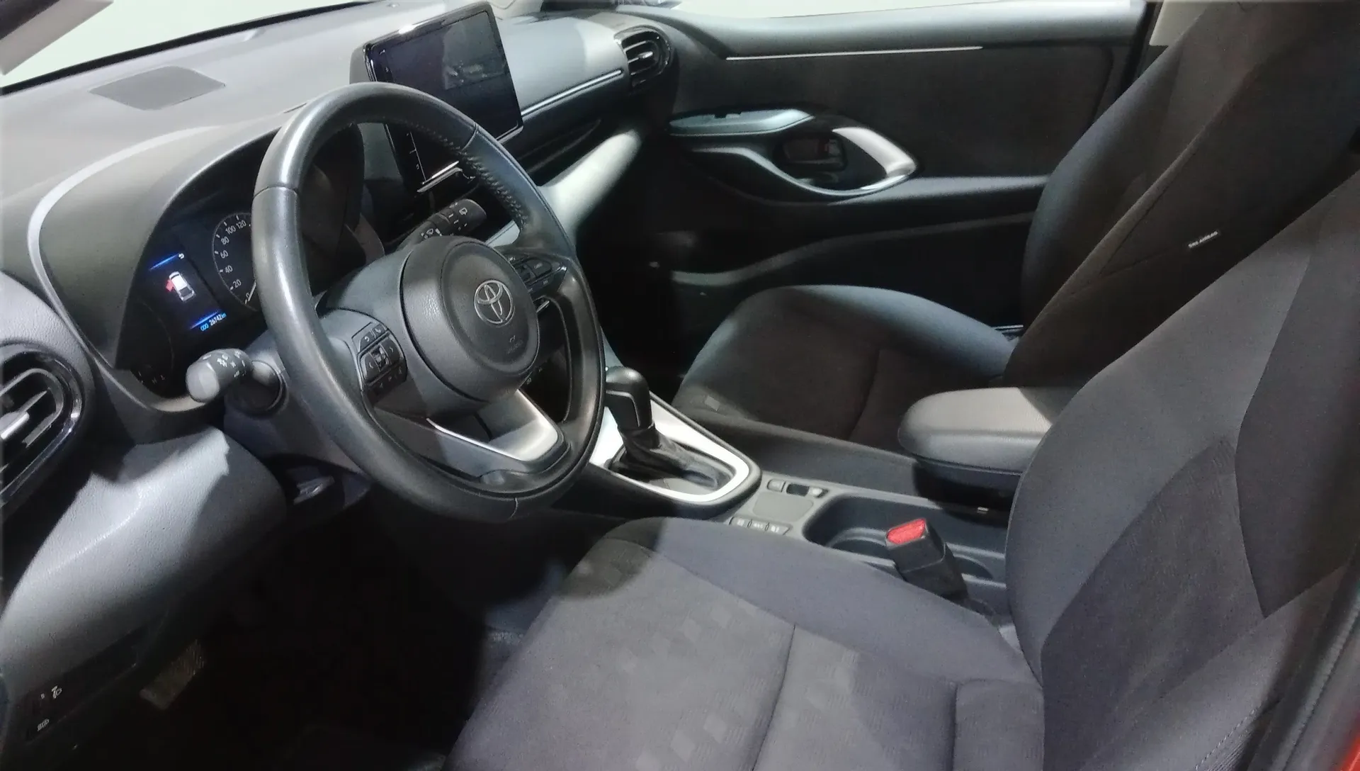 Toyota Yaris Active Plus 1.5 Hybrid AUT - foto 6
