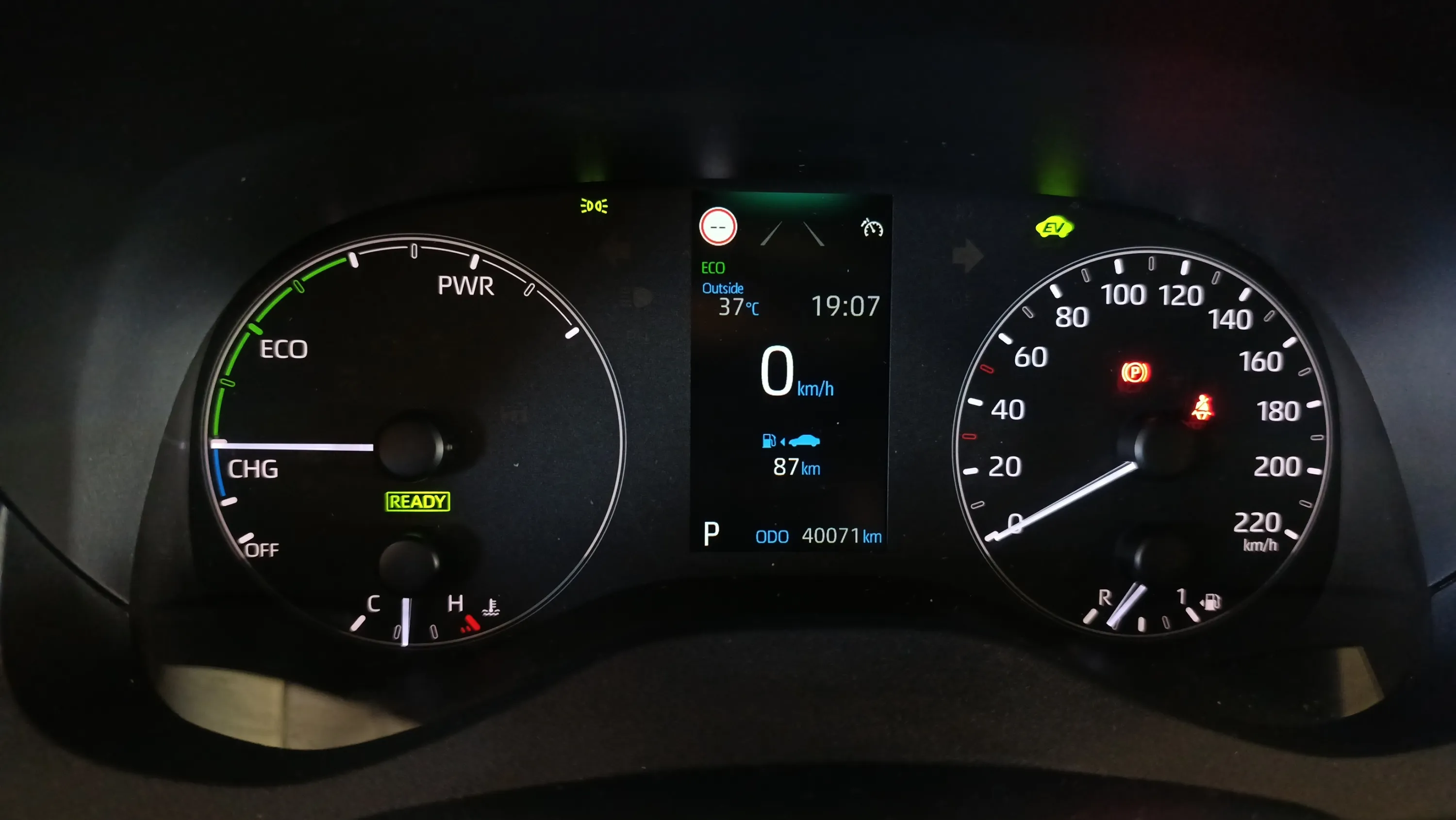 Toyota Yaris 1.5 120H Active Plus - foto 15
