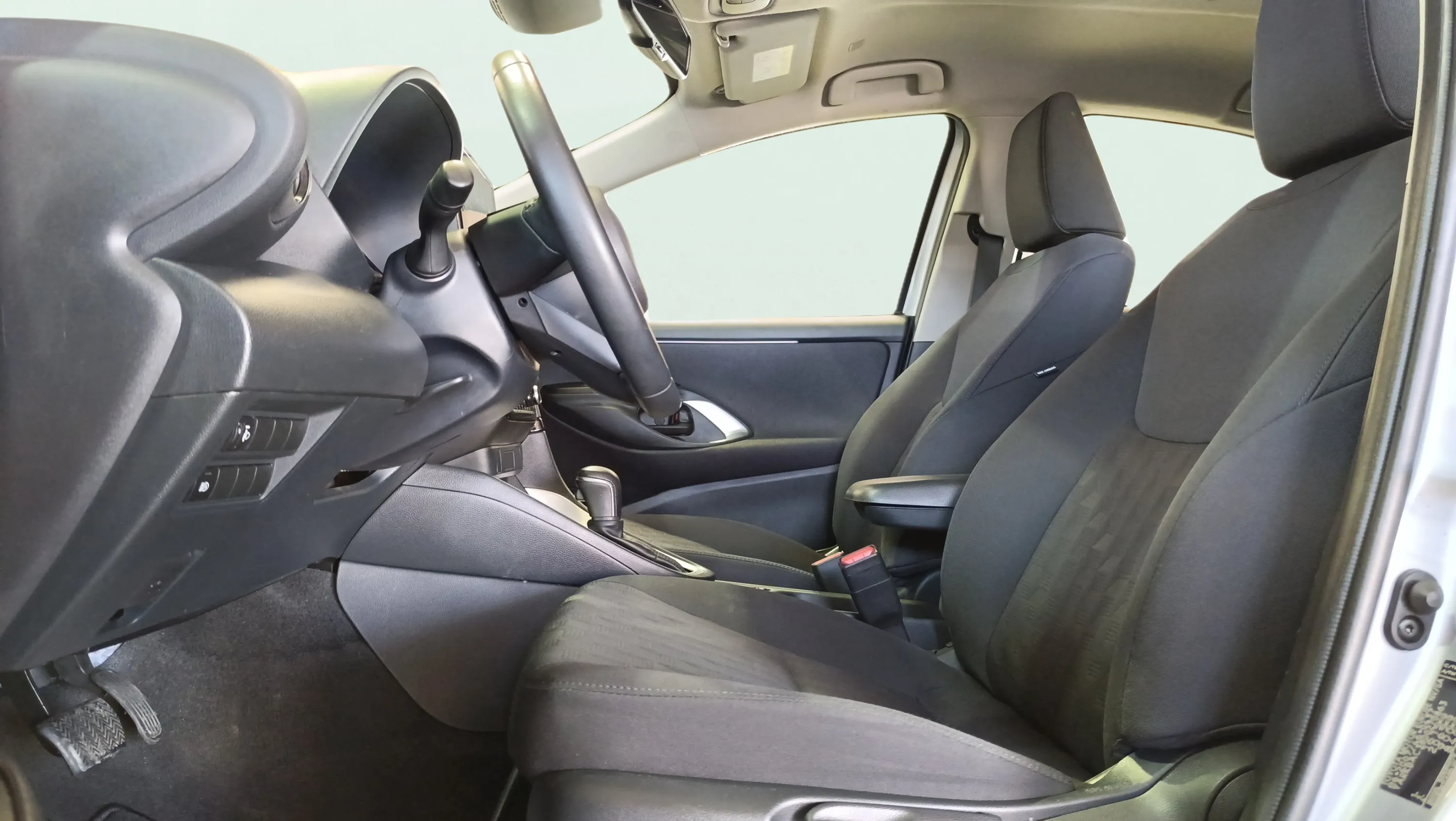 Toyota Yaris 1.5 120H Active Plus - foto 28