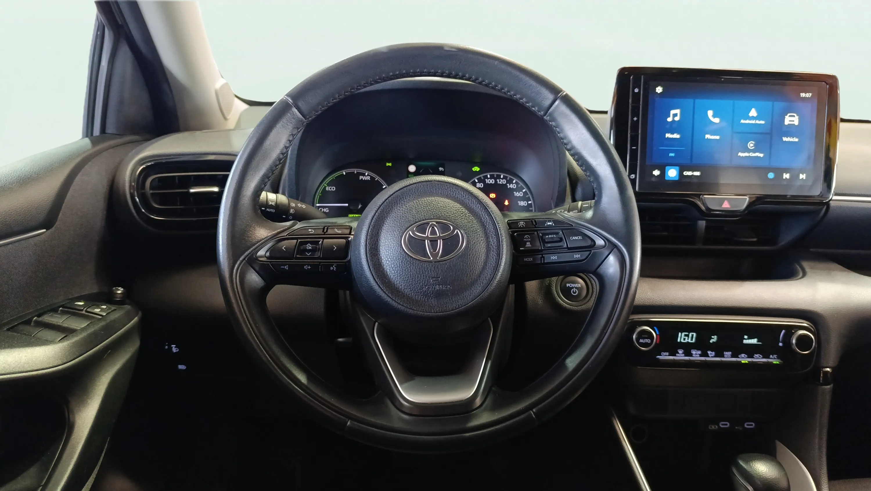 Toyota Yaris 1.5 120H Active Plus - foto 10