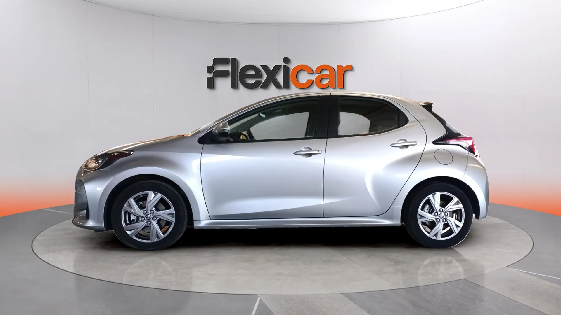 Toyota Yaris Active Plus 1.5 Hybrid AUT - foto 6