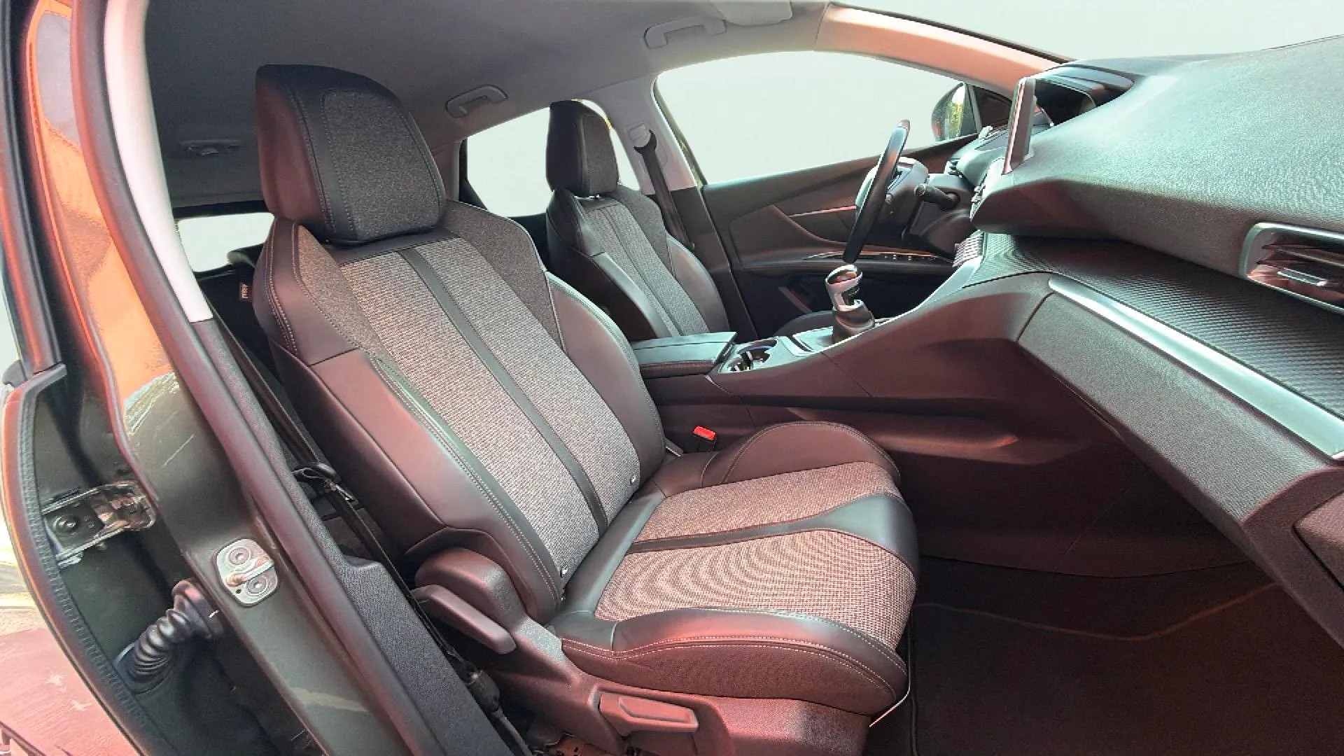 Peugeot 3008 1.5L BlueHDi Active - foto 13