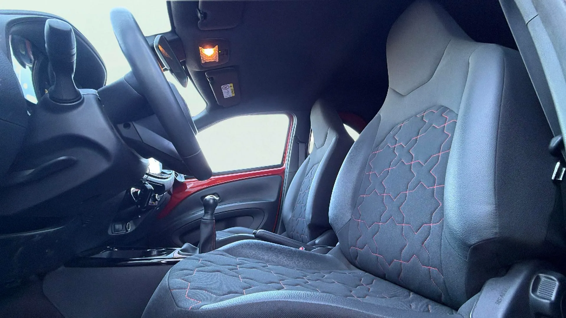 Toyota Aygo X 1.0 VVT-I Play - foto 10
