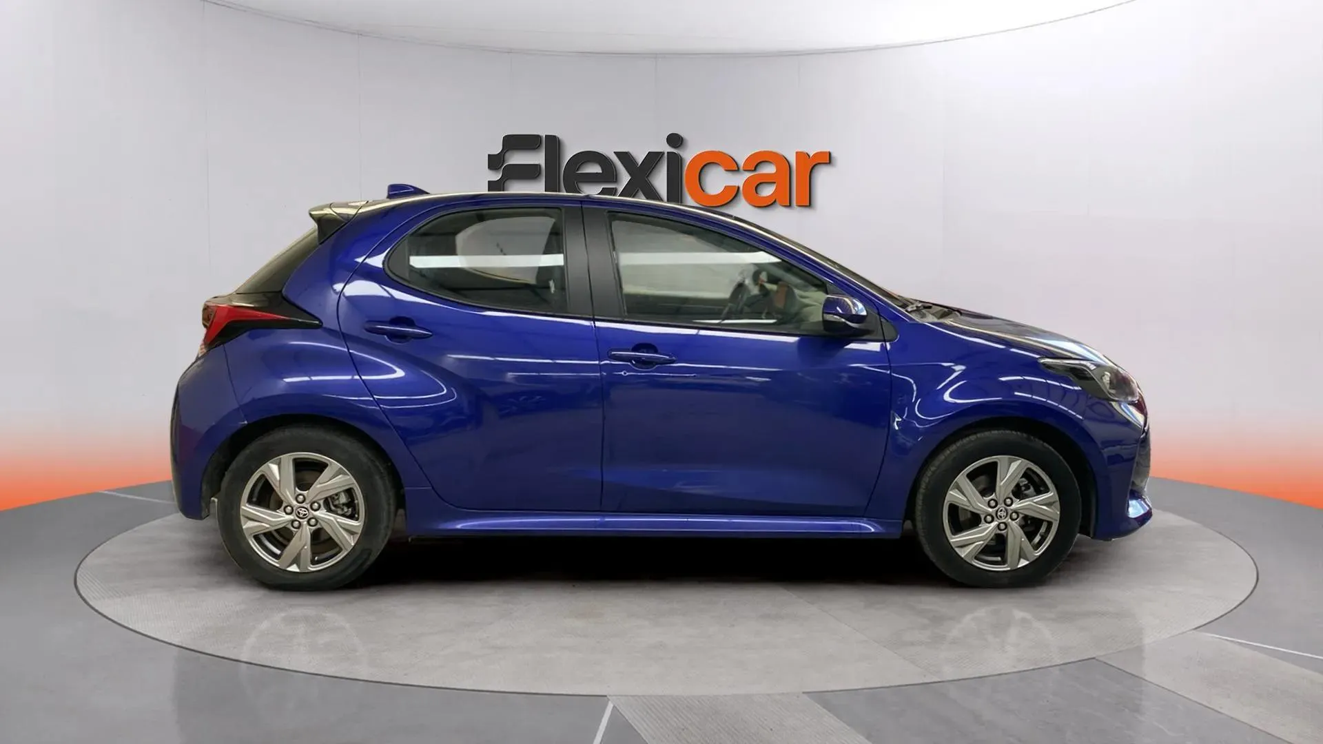 Toyota Yaris Active Plus 1.5 Hybrid AUT - foto 2