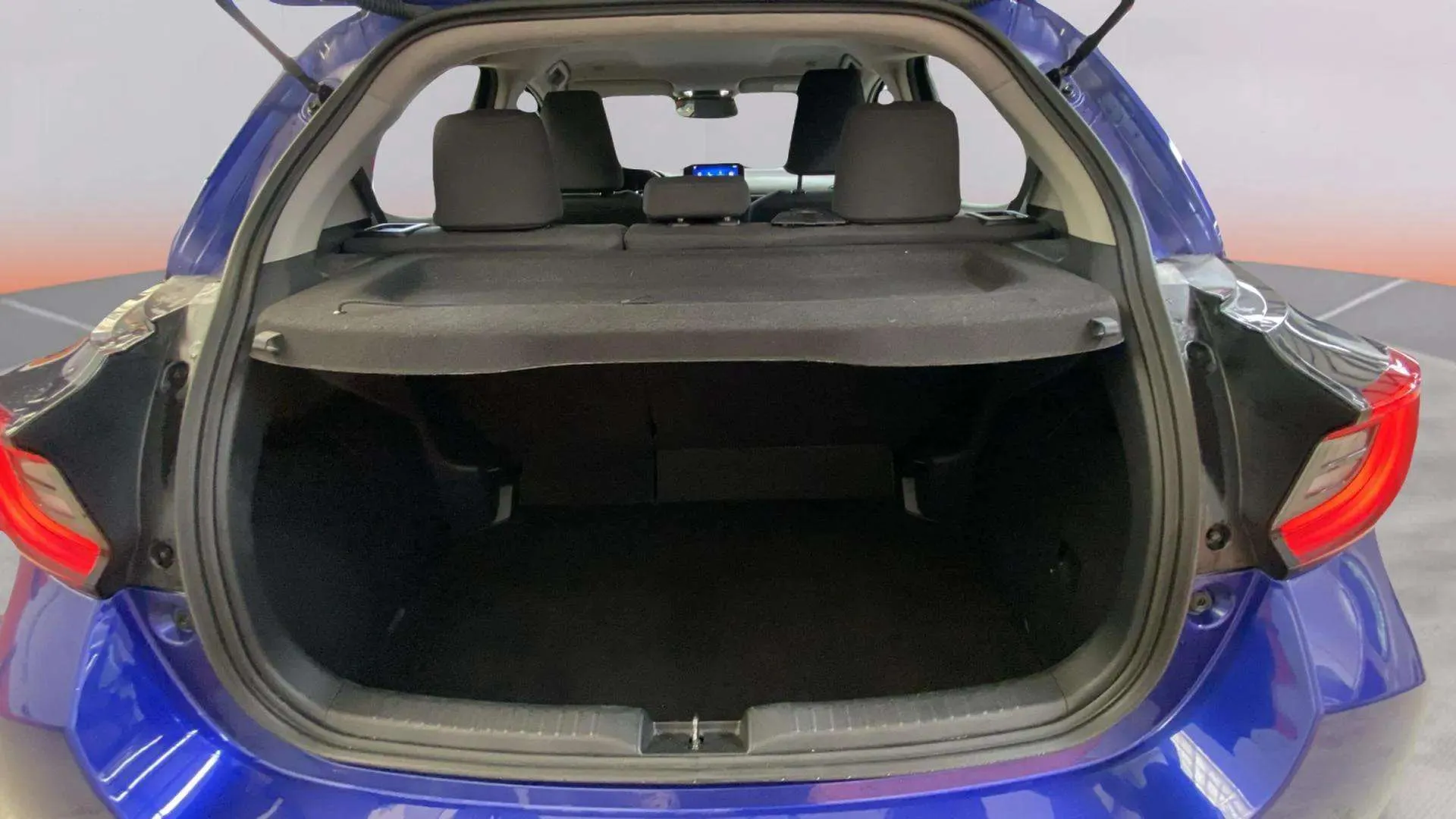 Toyota Yaris Active Plus 1.5 Hybrid AUT - foto 15