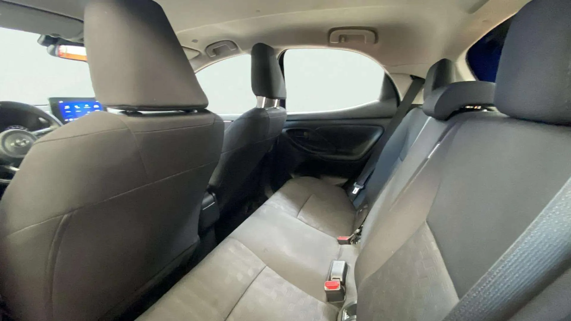 Toyota Yaris Active Plus 1.5 Hybrid AUT - foto 14