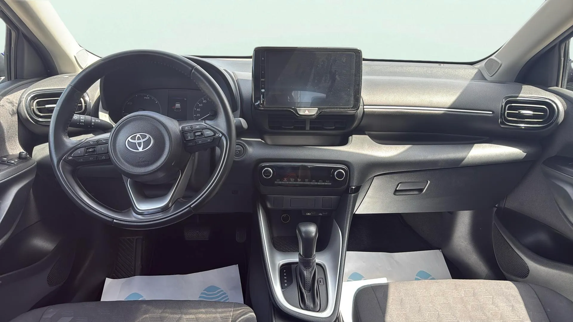 Toyota Yaris Active Plus 1.5 Hybrid AUT - foto 13