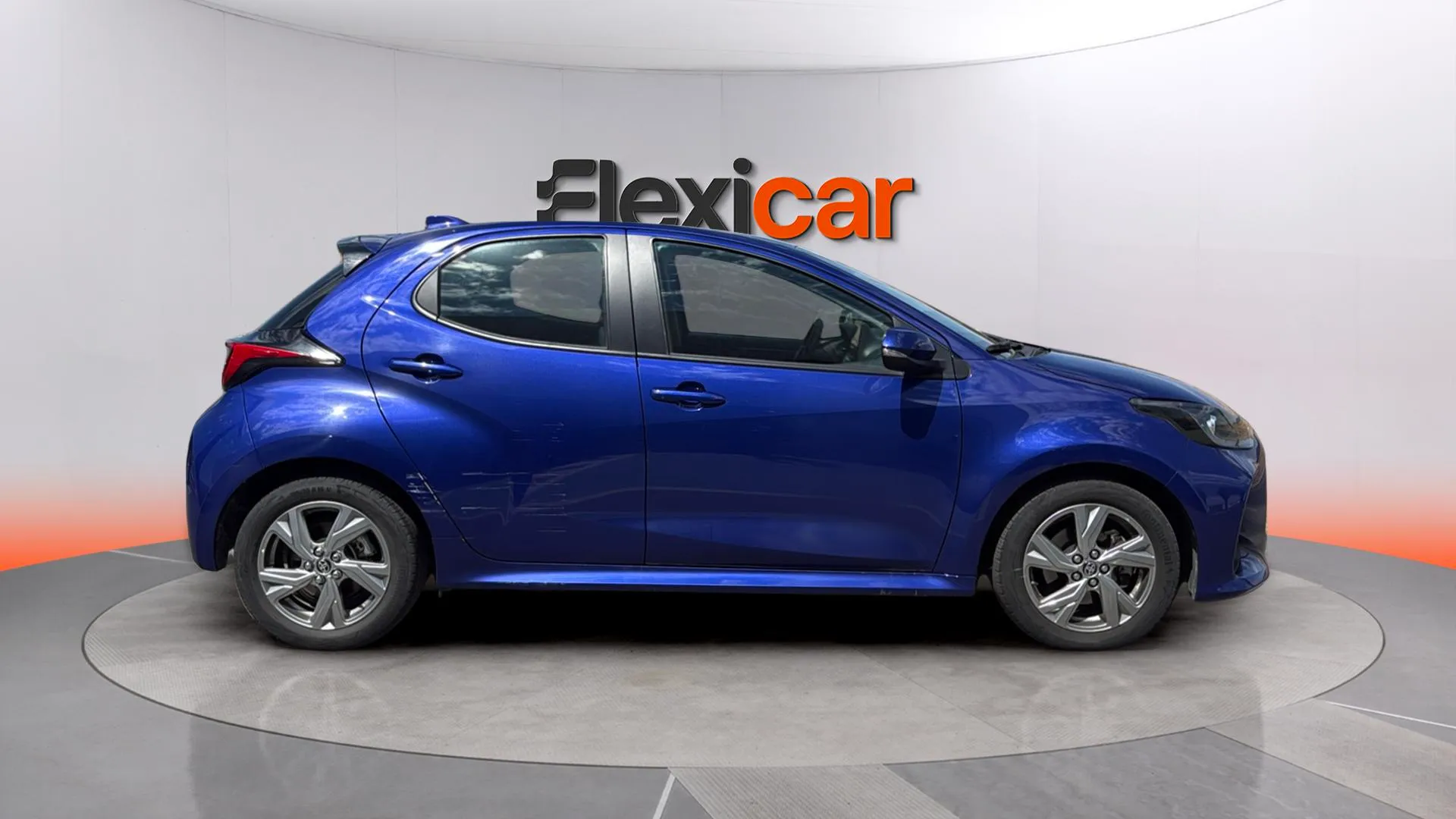 Toyota Yaris Active Plus 1.5 Hybrid AUT - foto 8