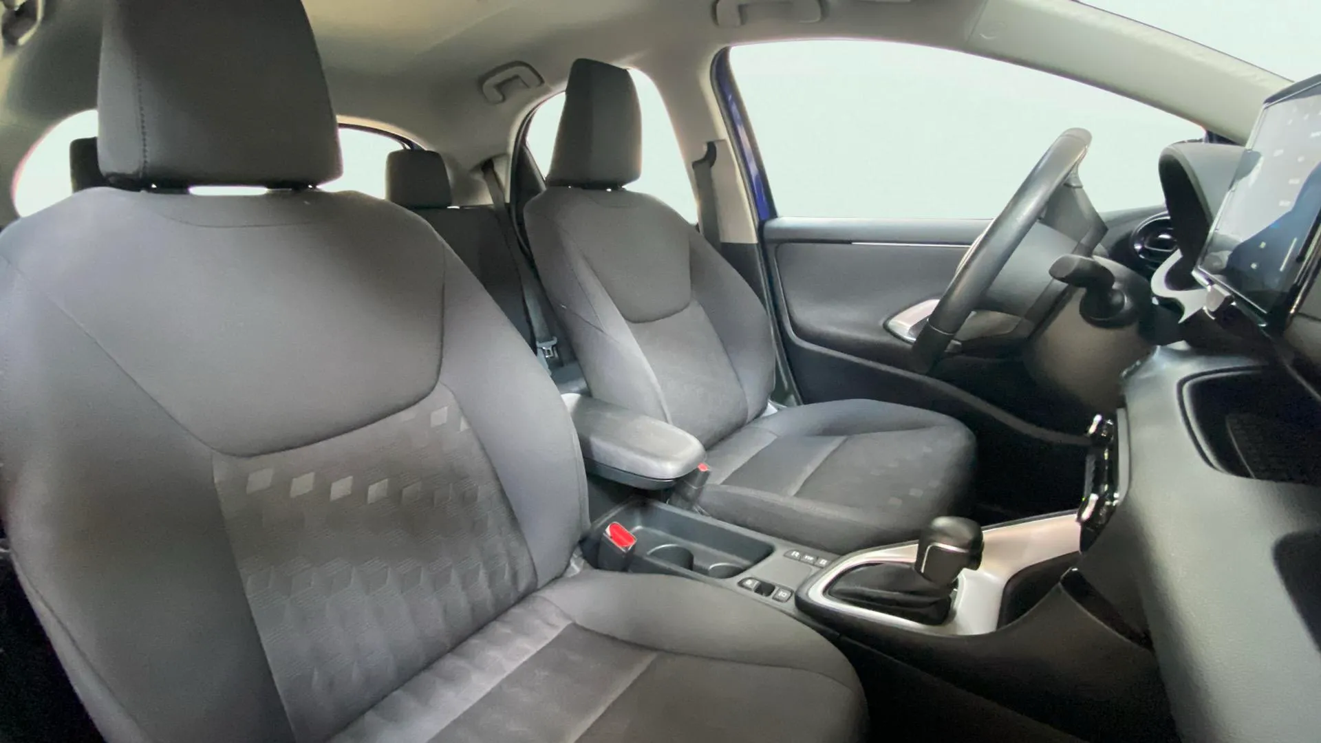 Toyota Yaris 1.5 120H Active Plus - foto 11