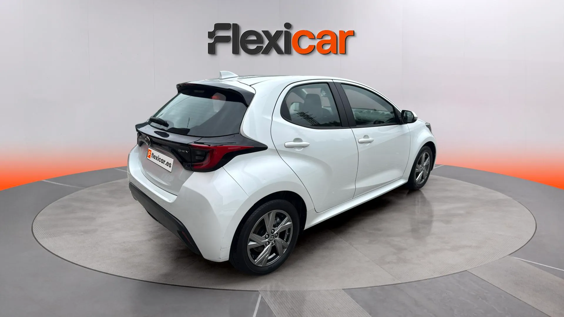 Toyota Yaris 1.5 120H Active Plus - foto 7