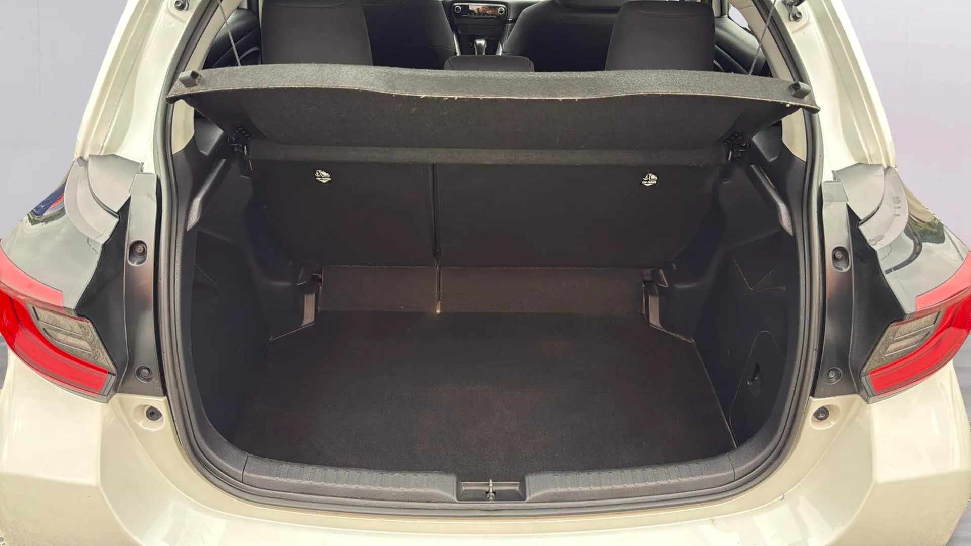 Toyota Yaris 1.5 120H Active Plus - foto 9