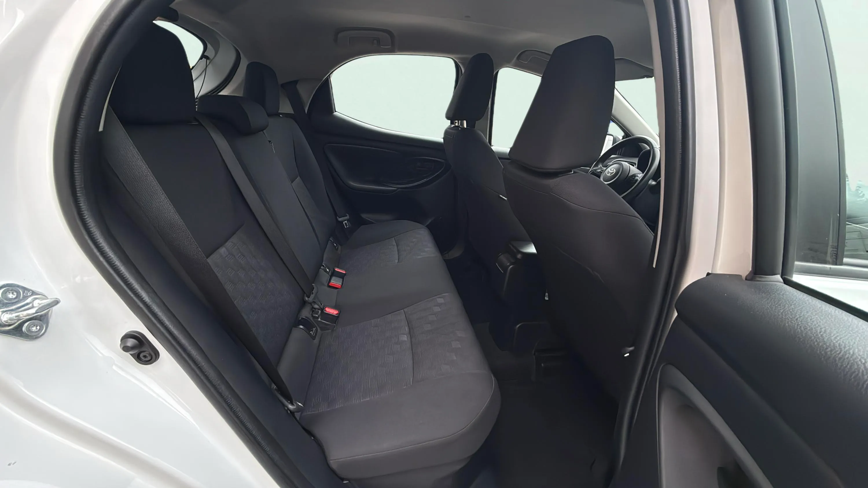 Toyota Yaris 1.5 120H Active Plus - foto 18