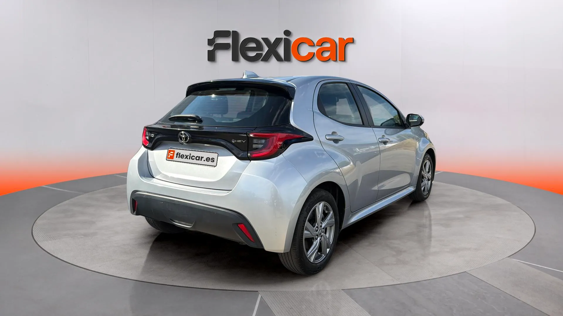 Toyota Yaris 1.5 120H Active Plus - foto 7