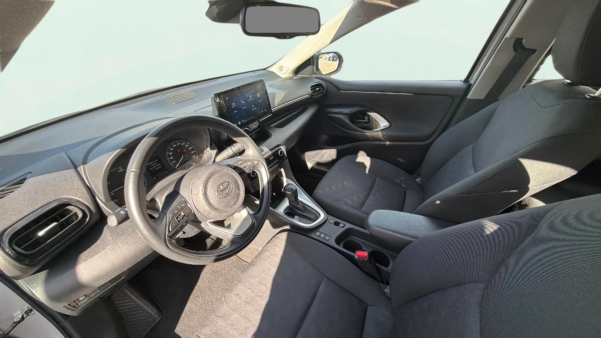 Toyota Yaris 1.5 120H Active Plus - foto 9