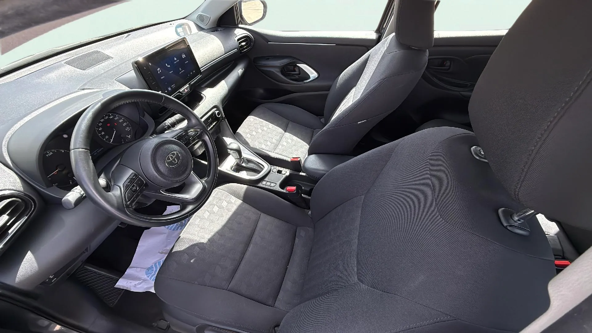 Toyota Yaris 1.5 120H Active Plus - foto 9