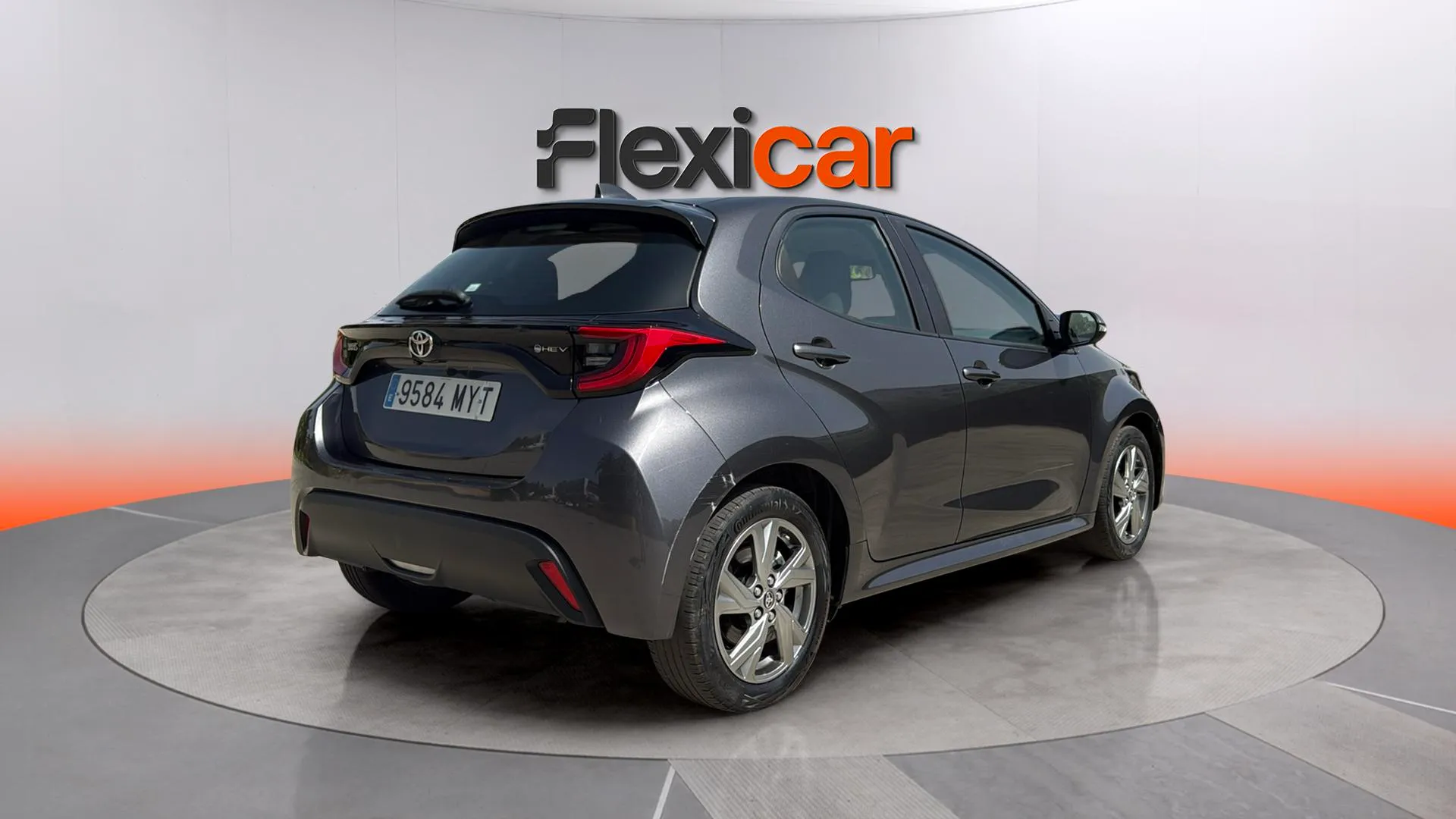 Toyota Yaris 1.5 120H Active Plus - foto 7