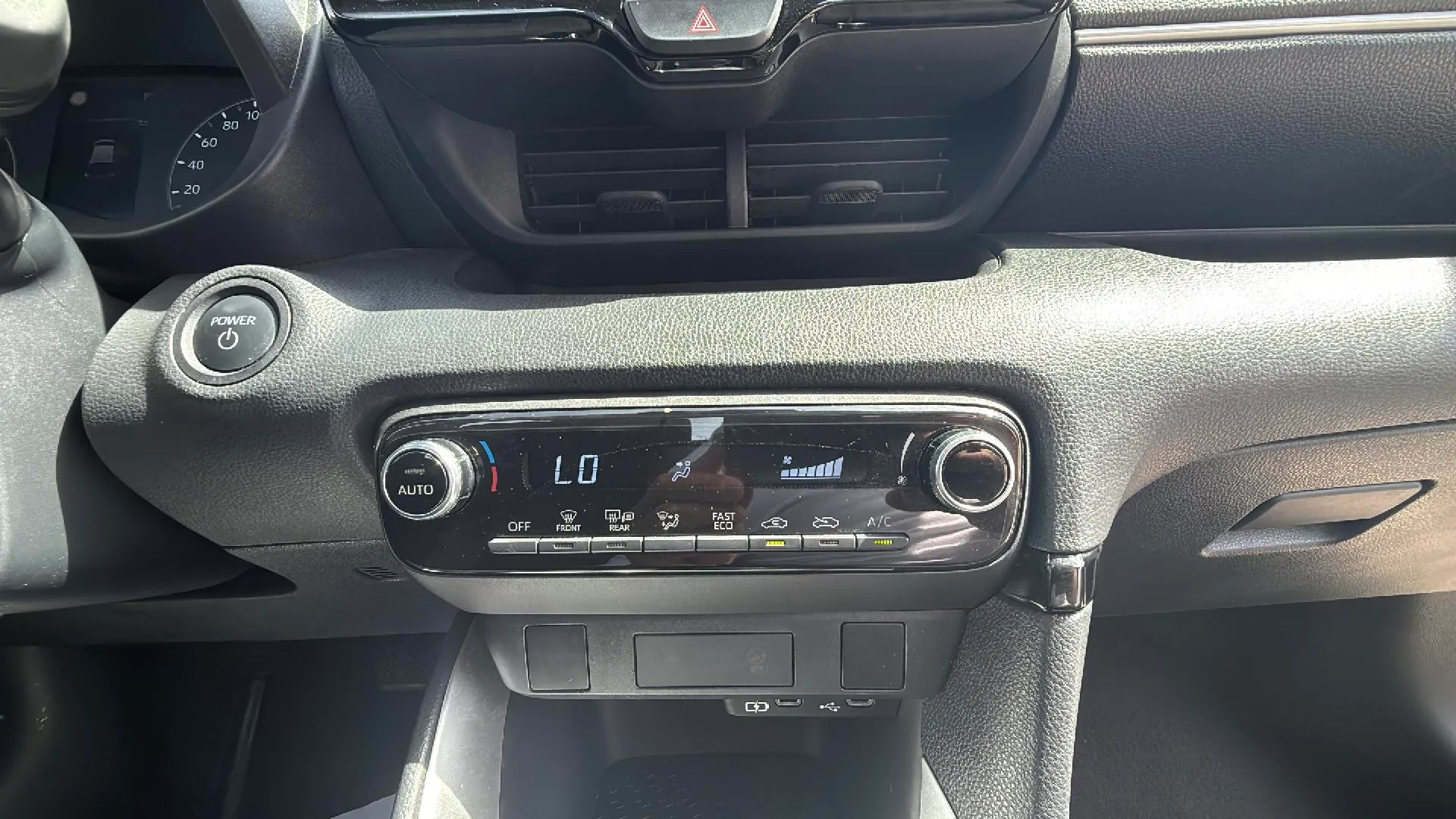 Toyota Yaris 1.5 120H Active Plus - foto 17
