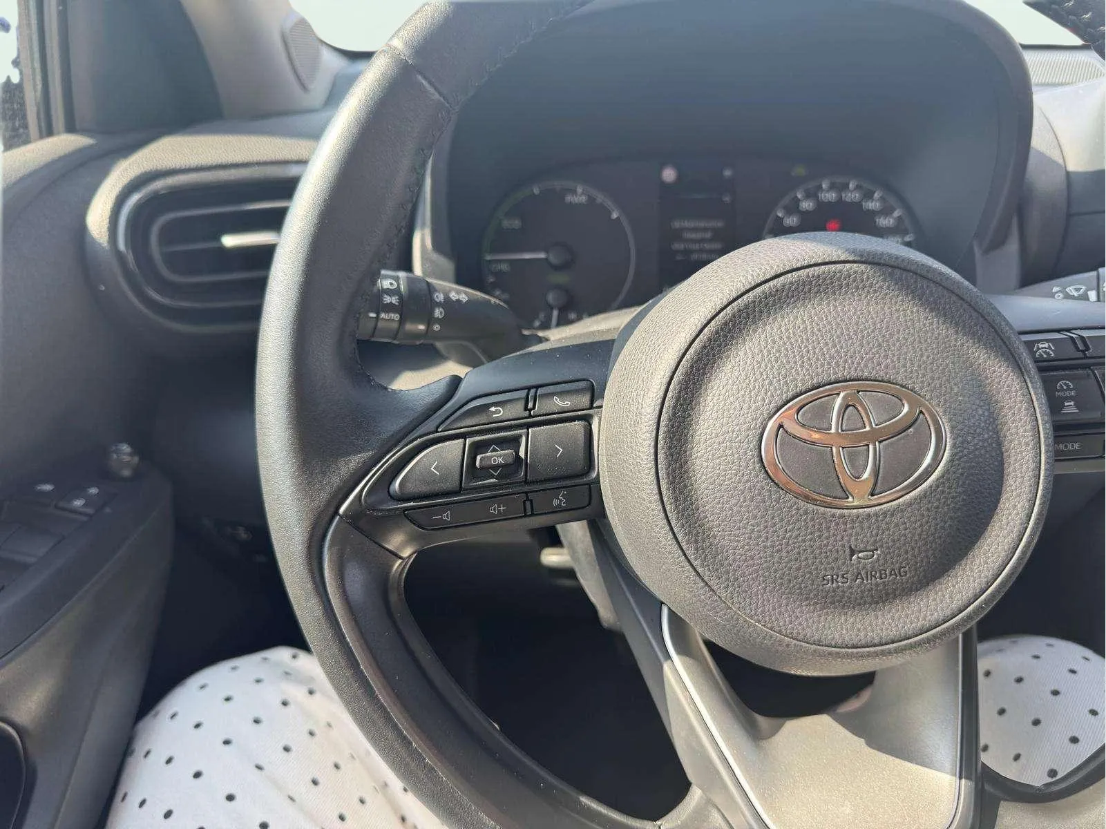 Toyota Yaris 1.5 120H Active Plus - foto 11