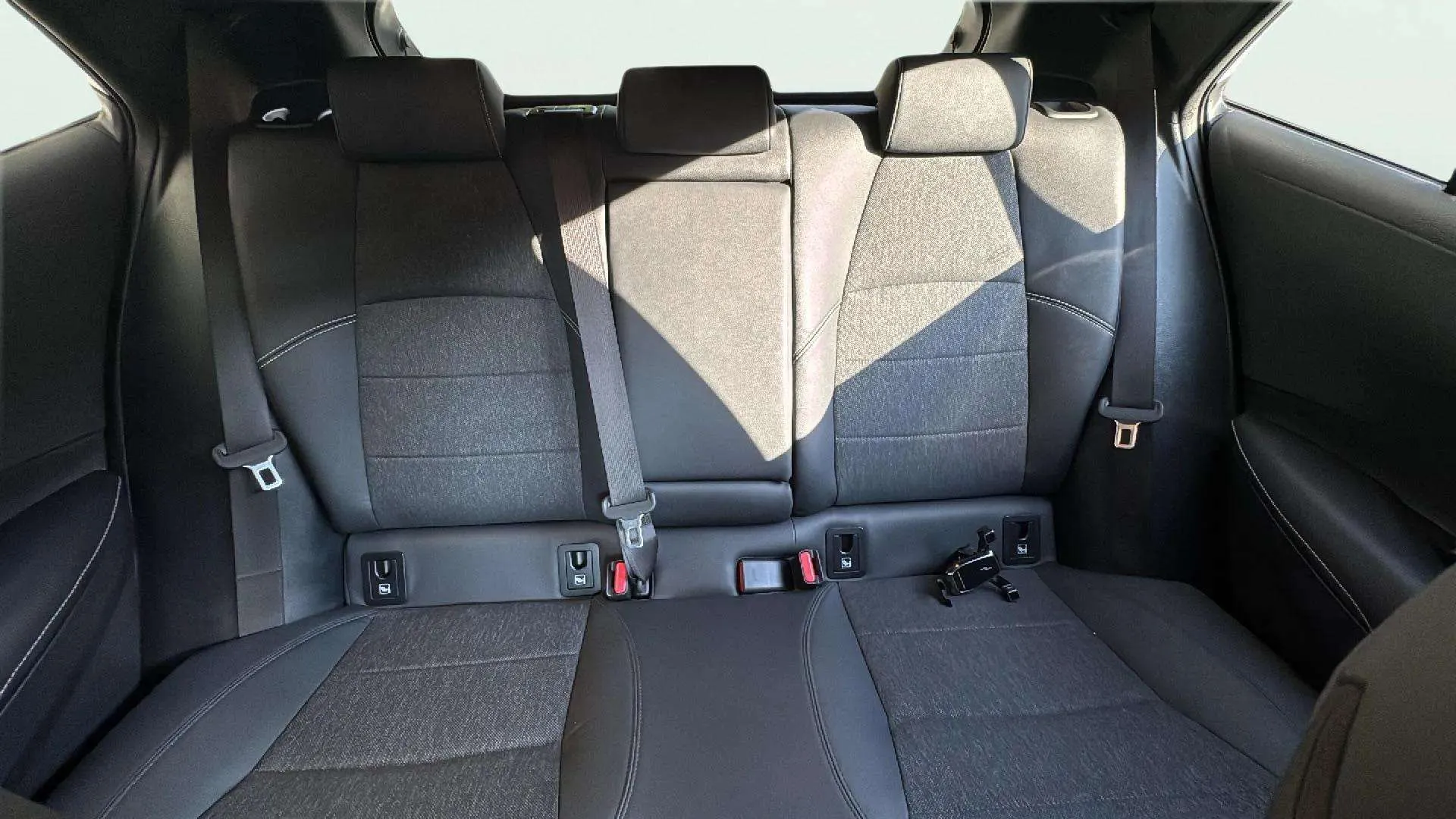 Toyota Corolla 1.8 125H Style E-CVT - foto 15