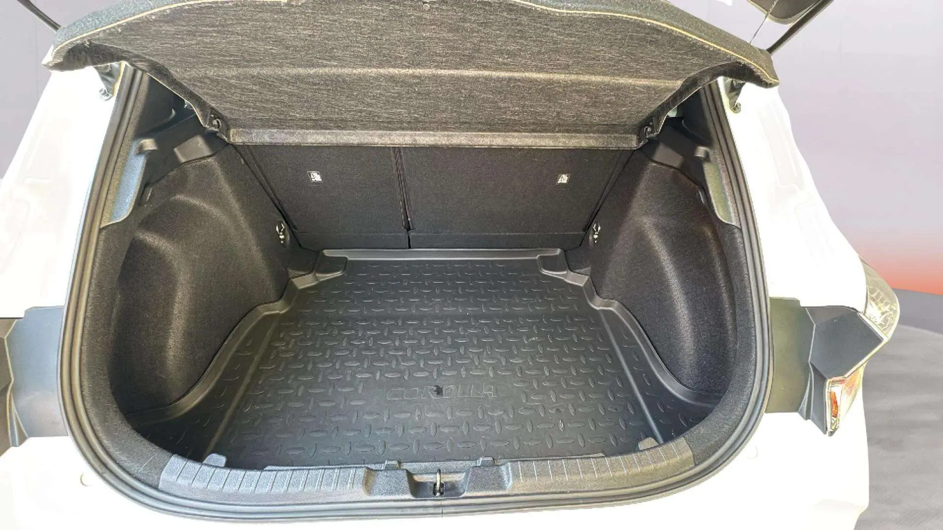 Toyota Corolla 1.8 125H Style E-CVT - foto 16