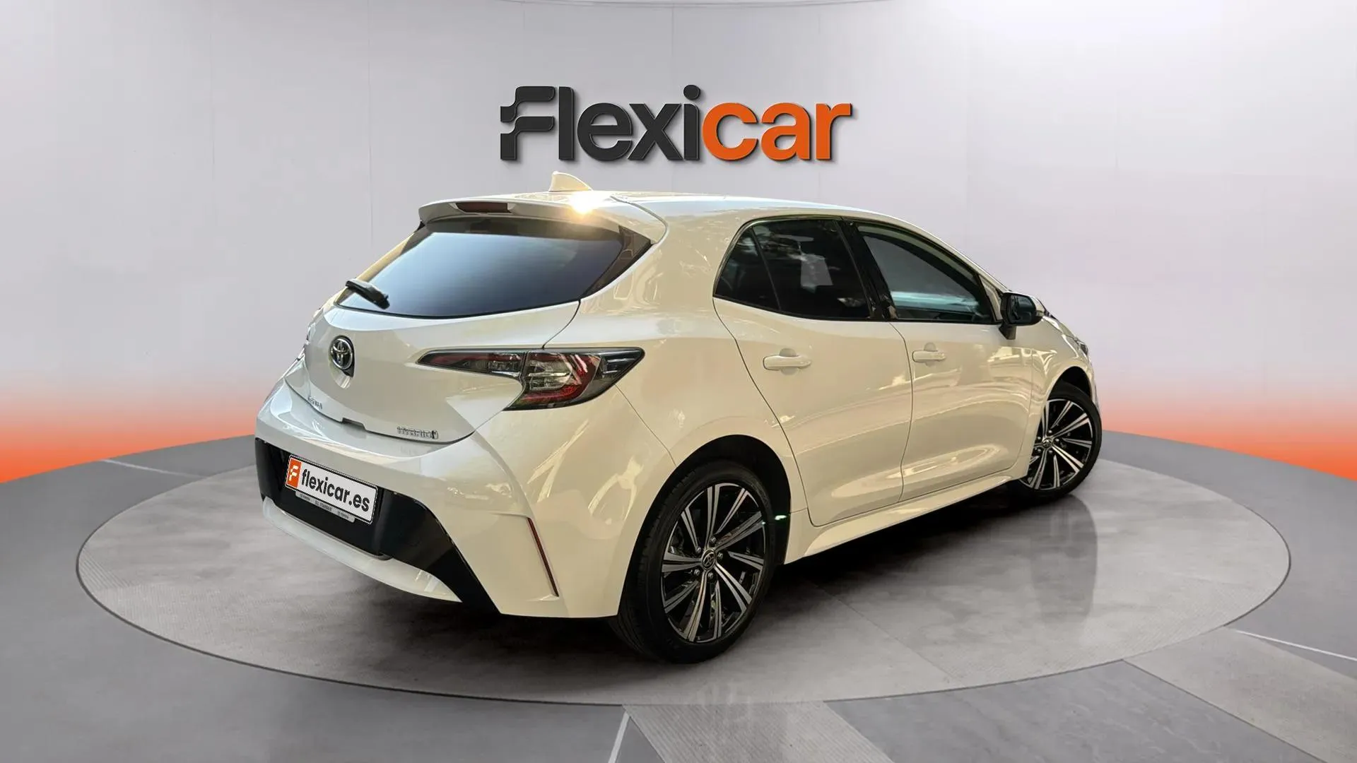 Toyota Corolla 1.8 125H Style E-CVT - foto 3