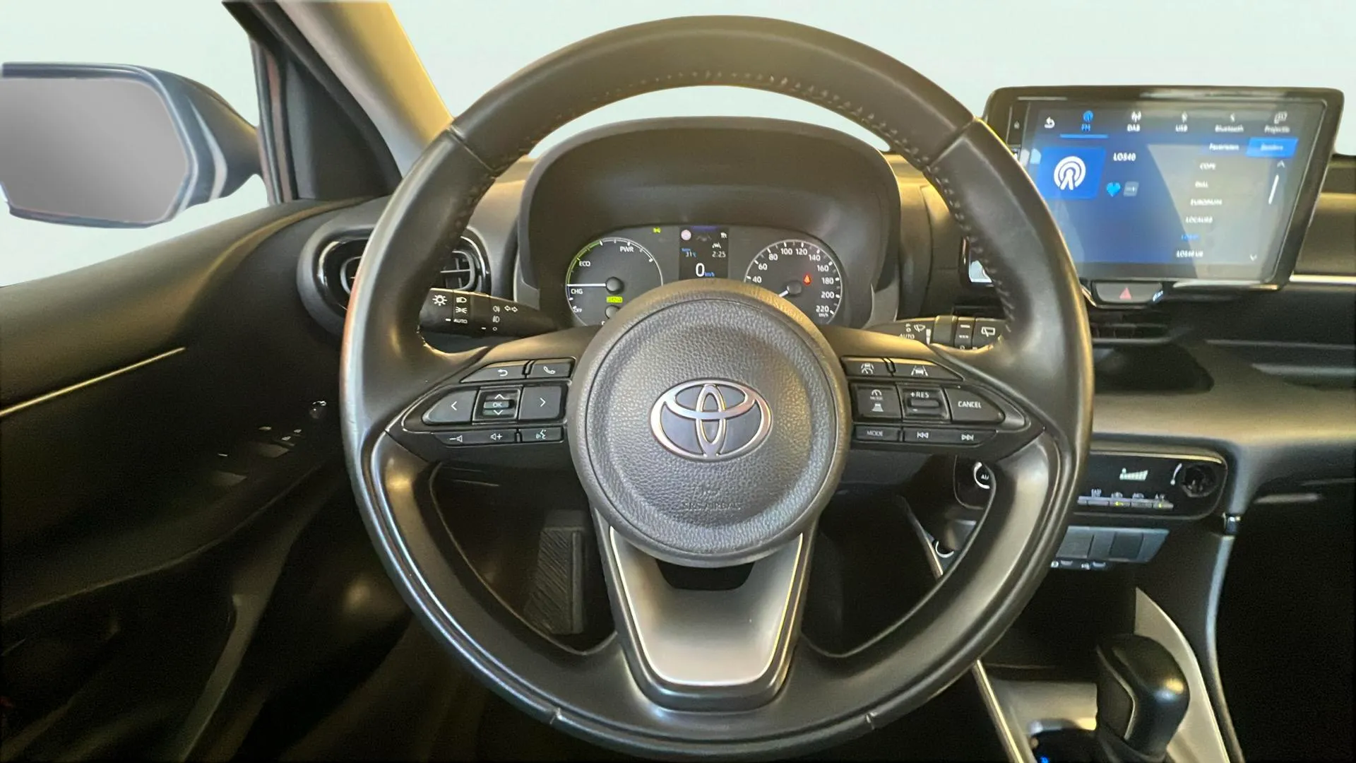 Toyota Yaris 1.5 120H Active Plus - foto 12