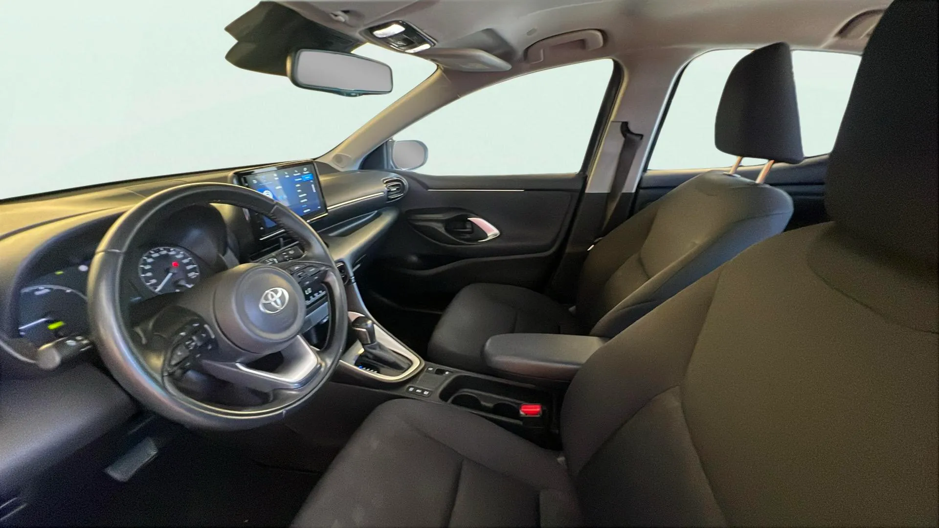 Toyota Yaris 1.5 120H Active Plus - foto 9